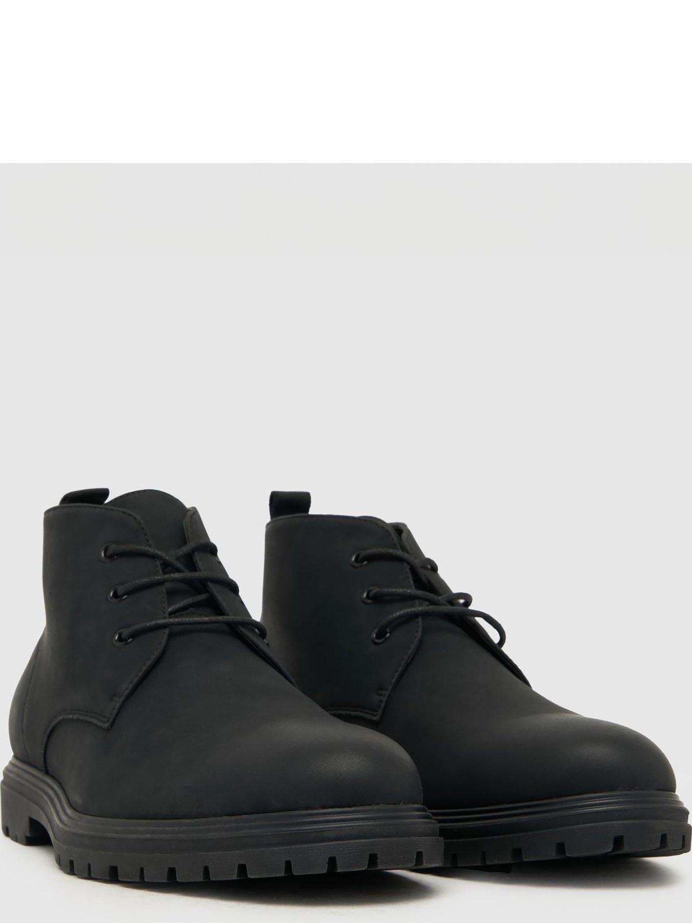 schuh-schuh-grayson-chukka-boot-blackstillFront