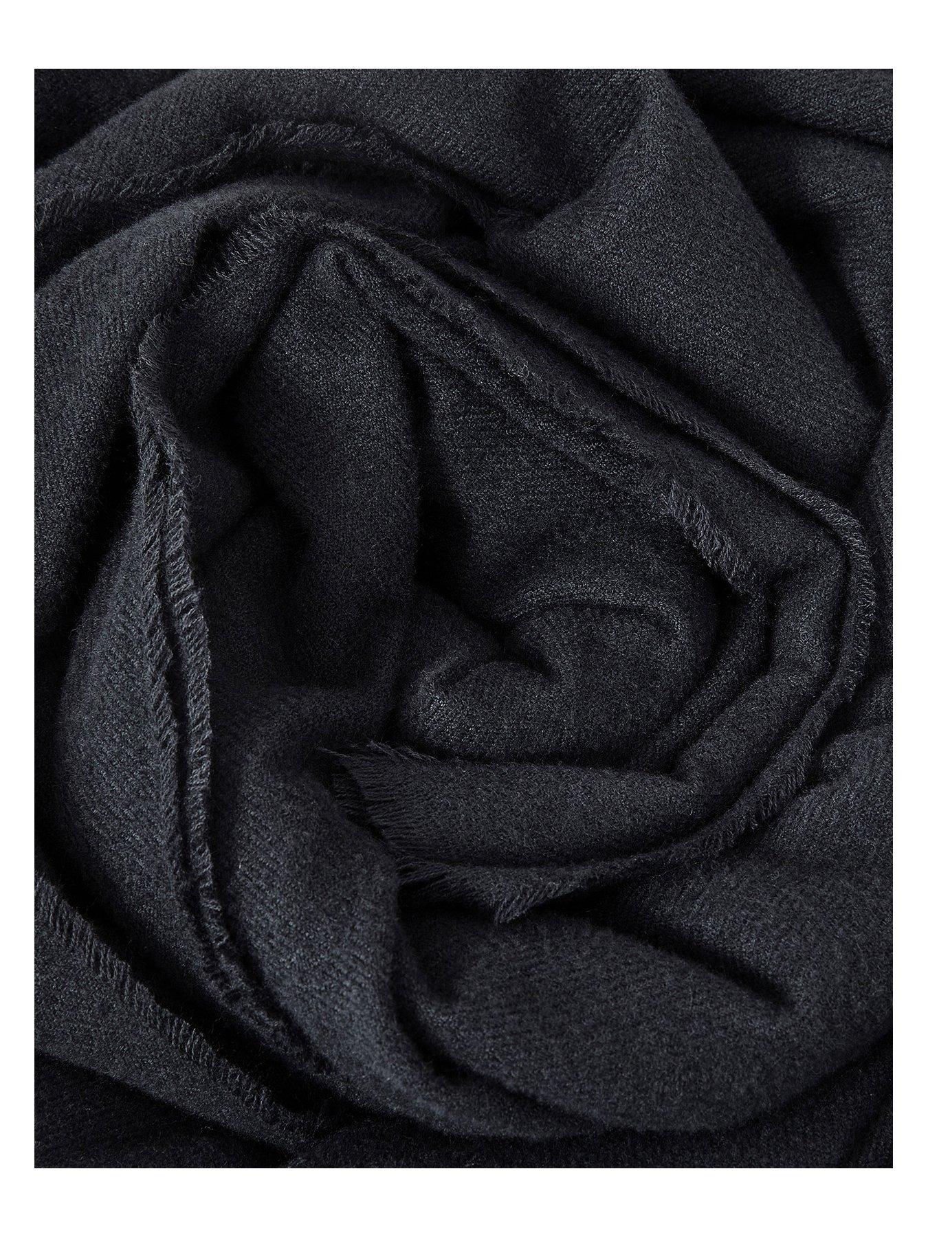 accessorize-grace-supersoft-blanketback