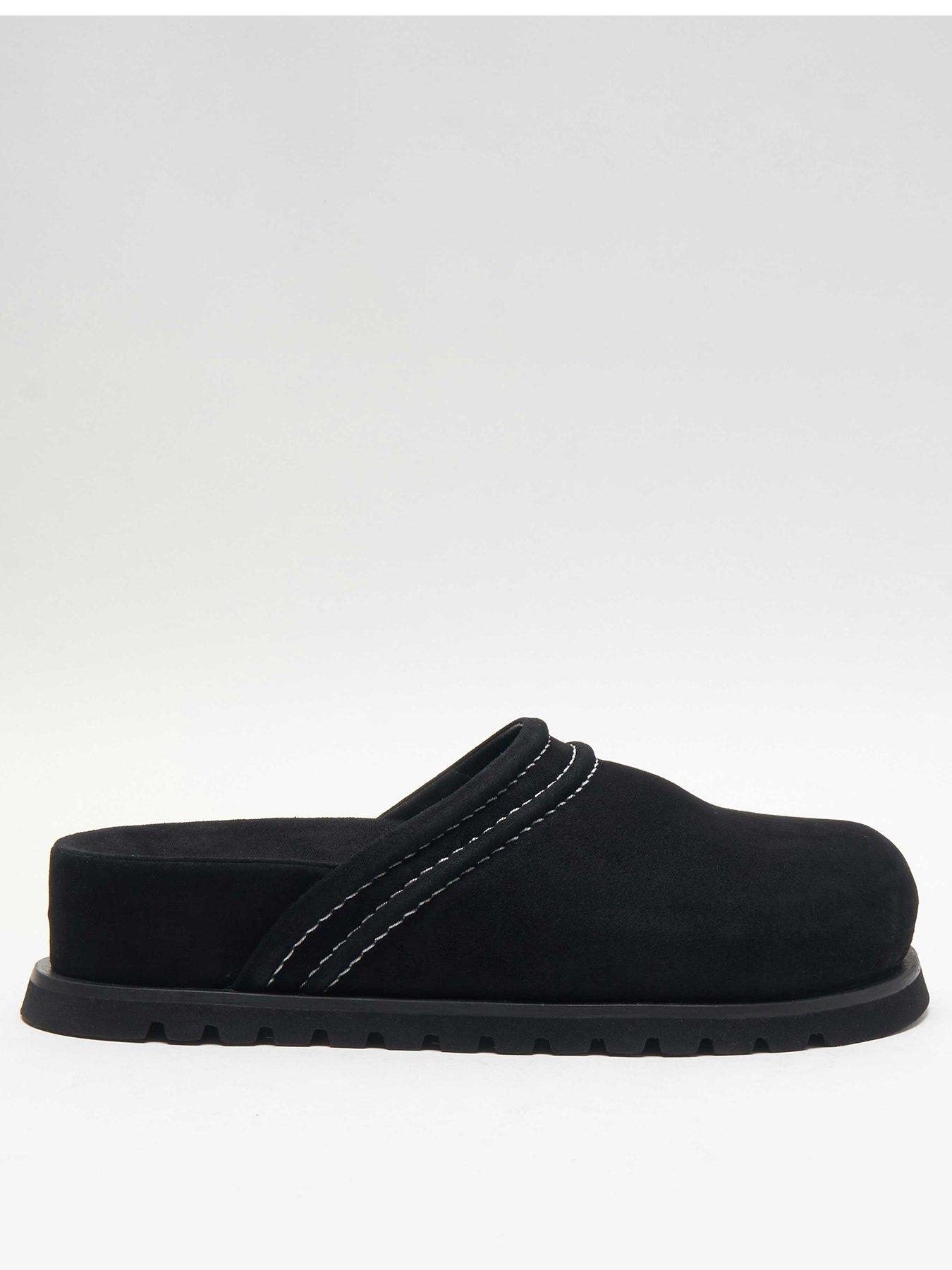 Black hot sale people slippers