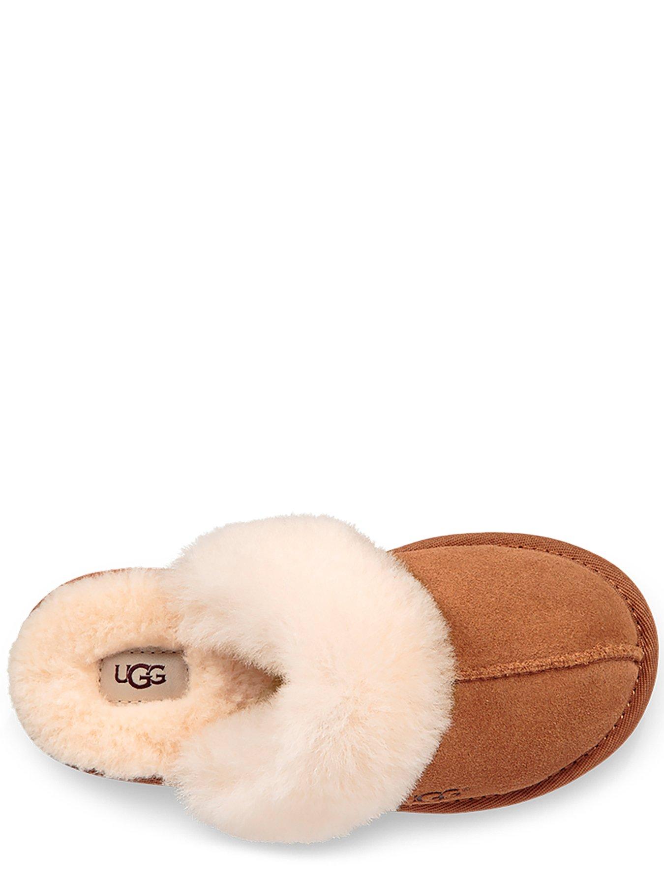 ugg-ugg-kids-cozy-ii-slipper-brownoutfit