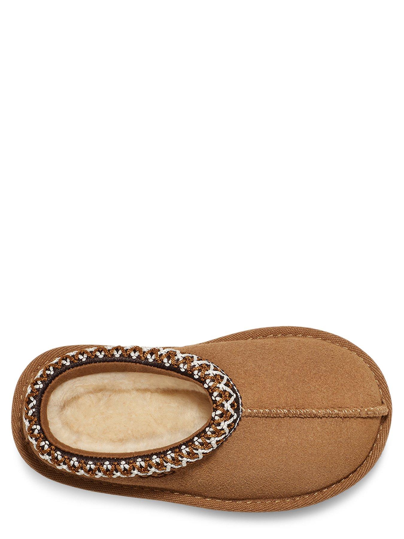 ugg-ugg-kids-tasman-ii-slipper-brownoutfit