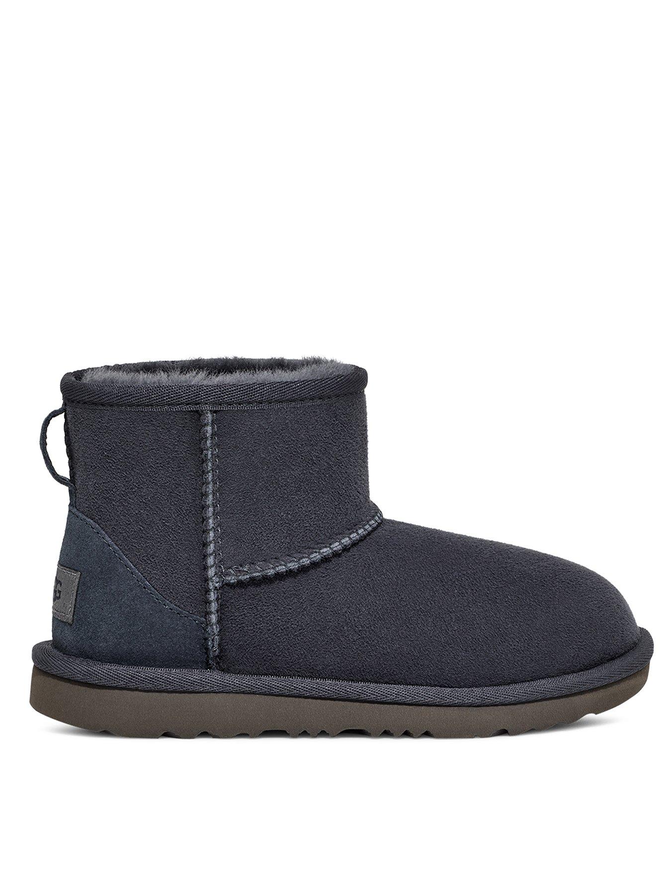 Uggs for outlet kids black