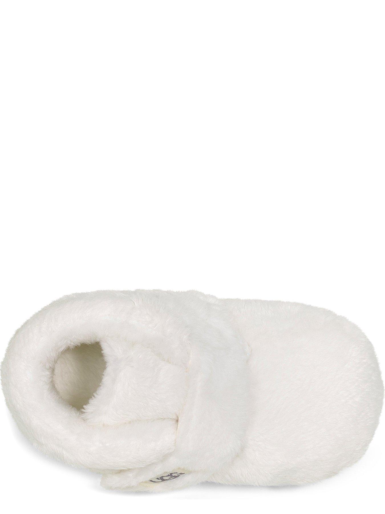 ugg-ugg-i-baby-bixbee-bootie-whiteoutfit