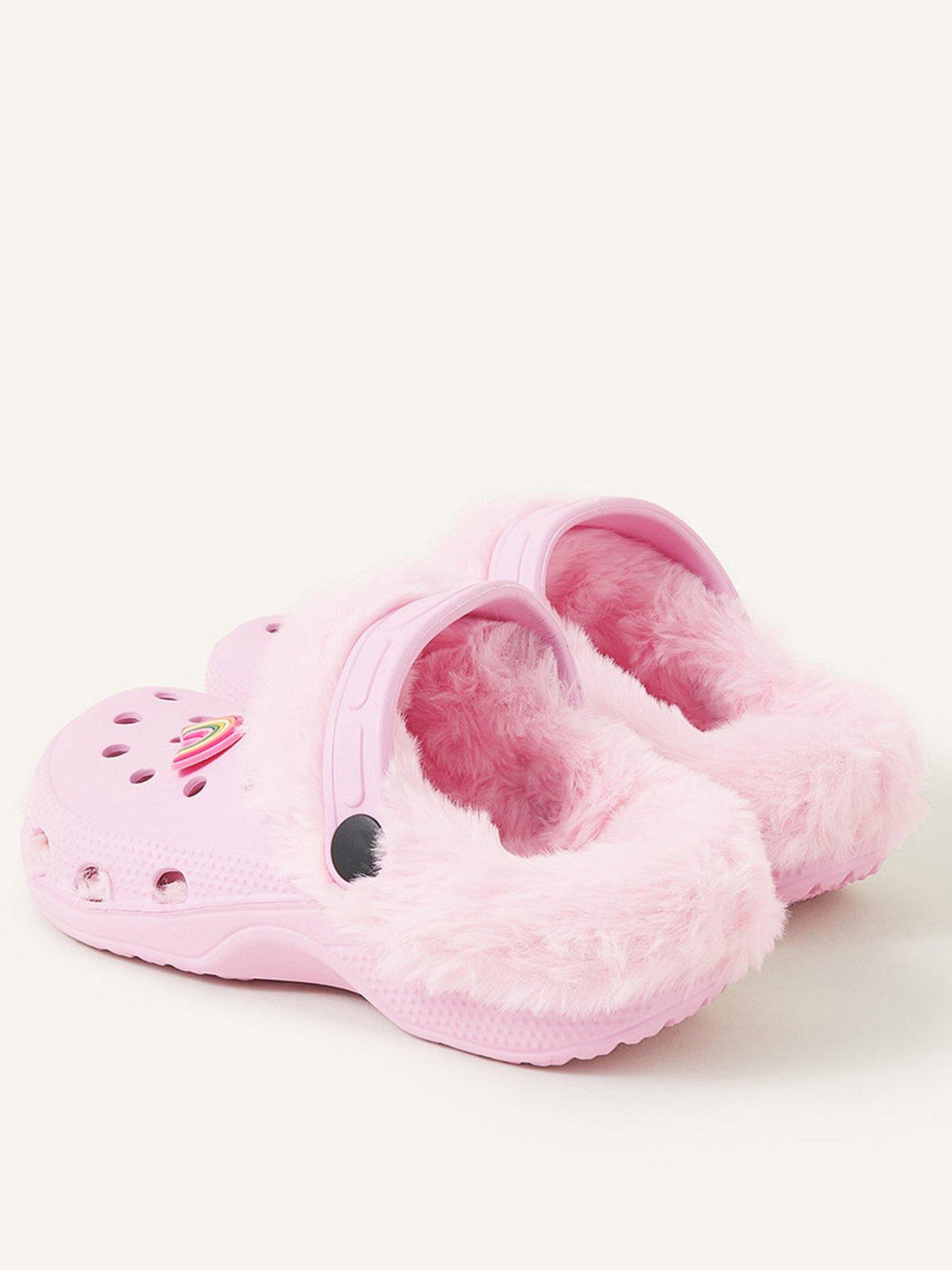 Fluffy pink online crocs