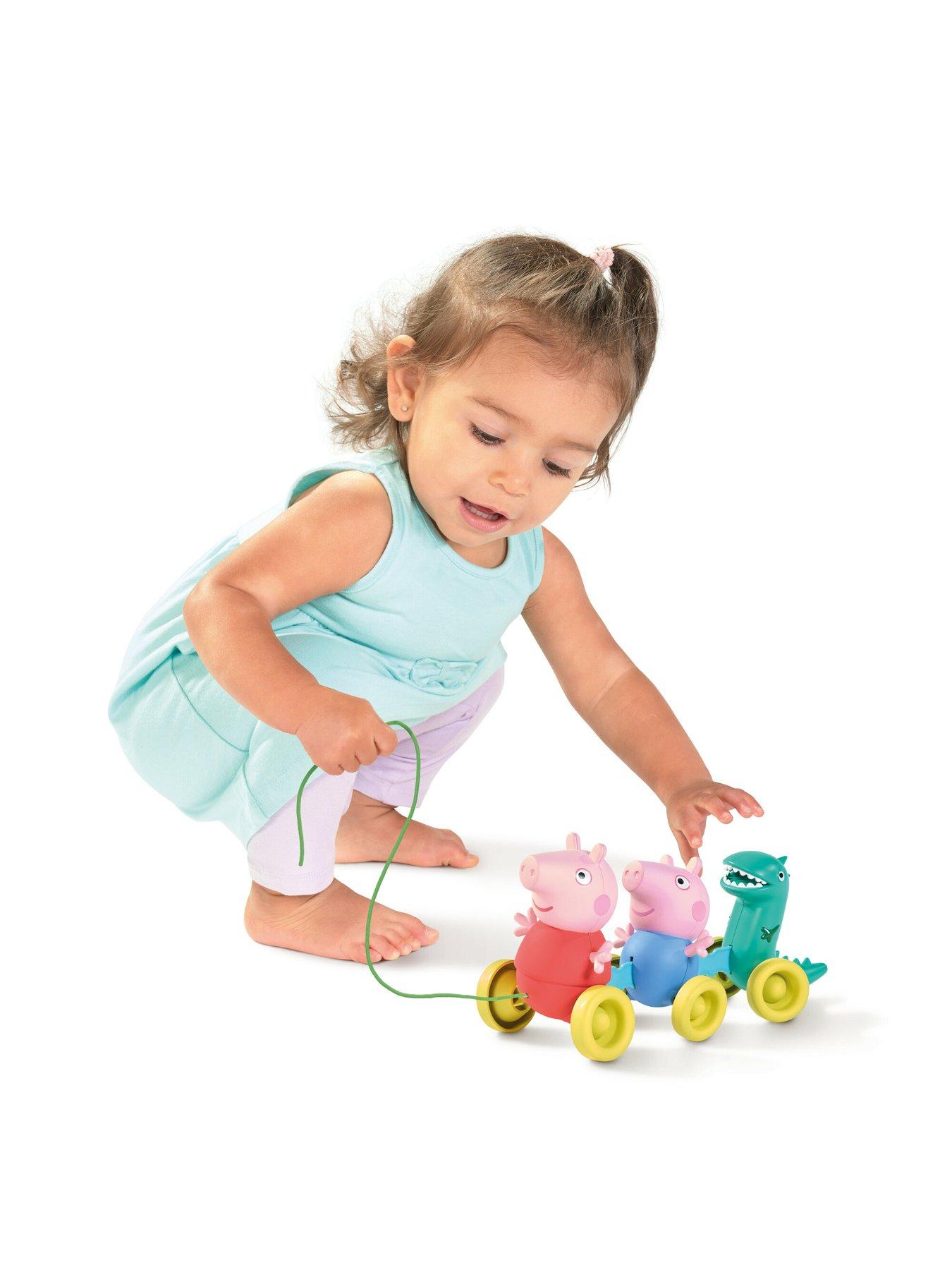 tomy-pull-along-peppaoutfit