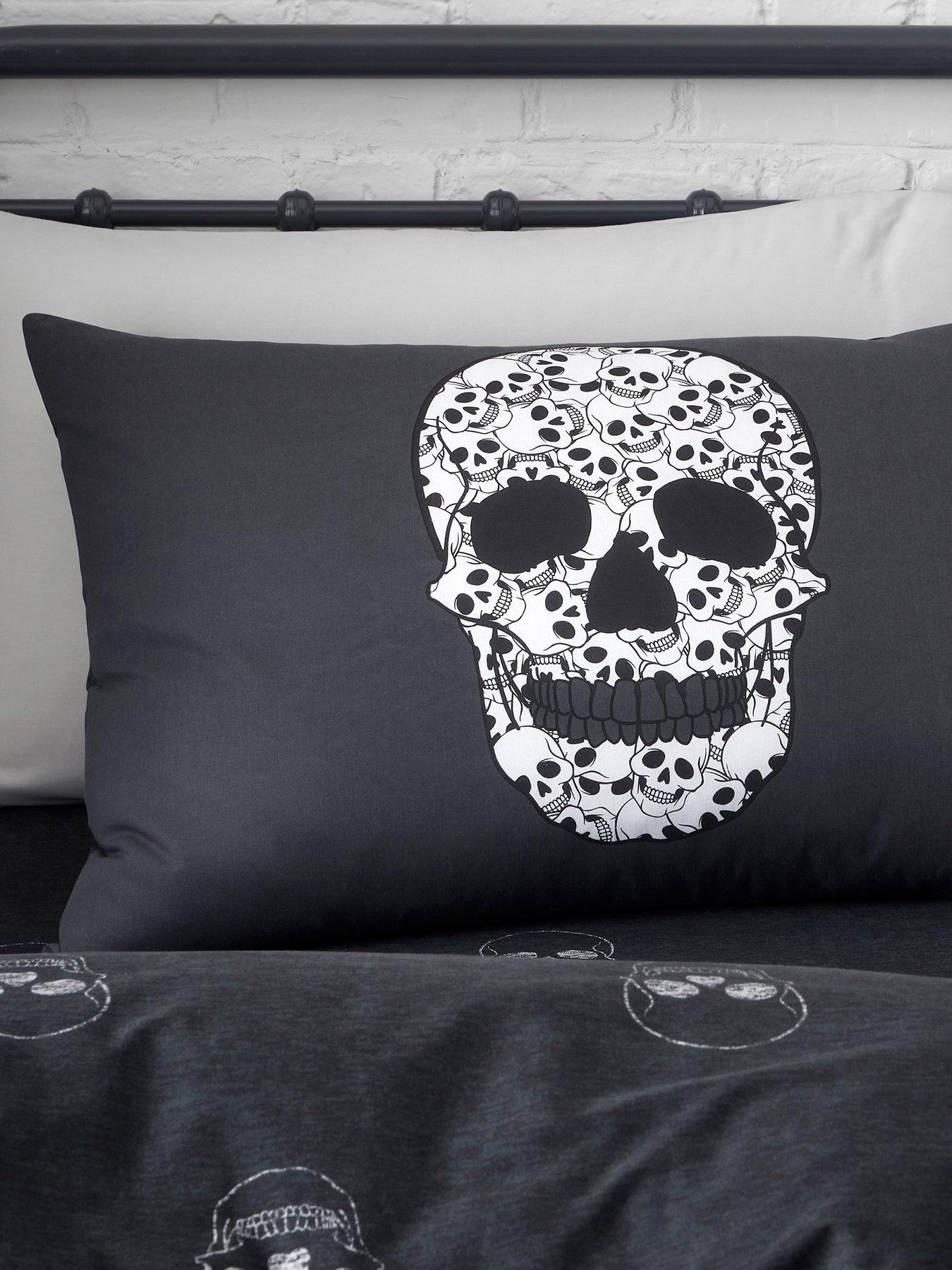 catherine-lansfield-skulls-duvet-setback