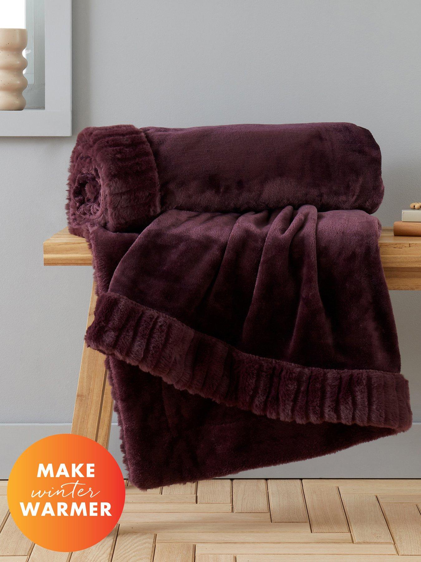 Catherine Lansfield Velvet & Faux Fur Soft Cosy Throw - Plum | Very Ireland