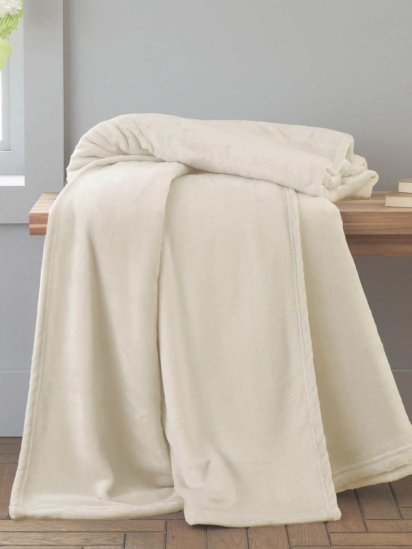 Catherine Lansfield Raschel Extra Large Throw