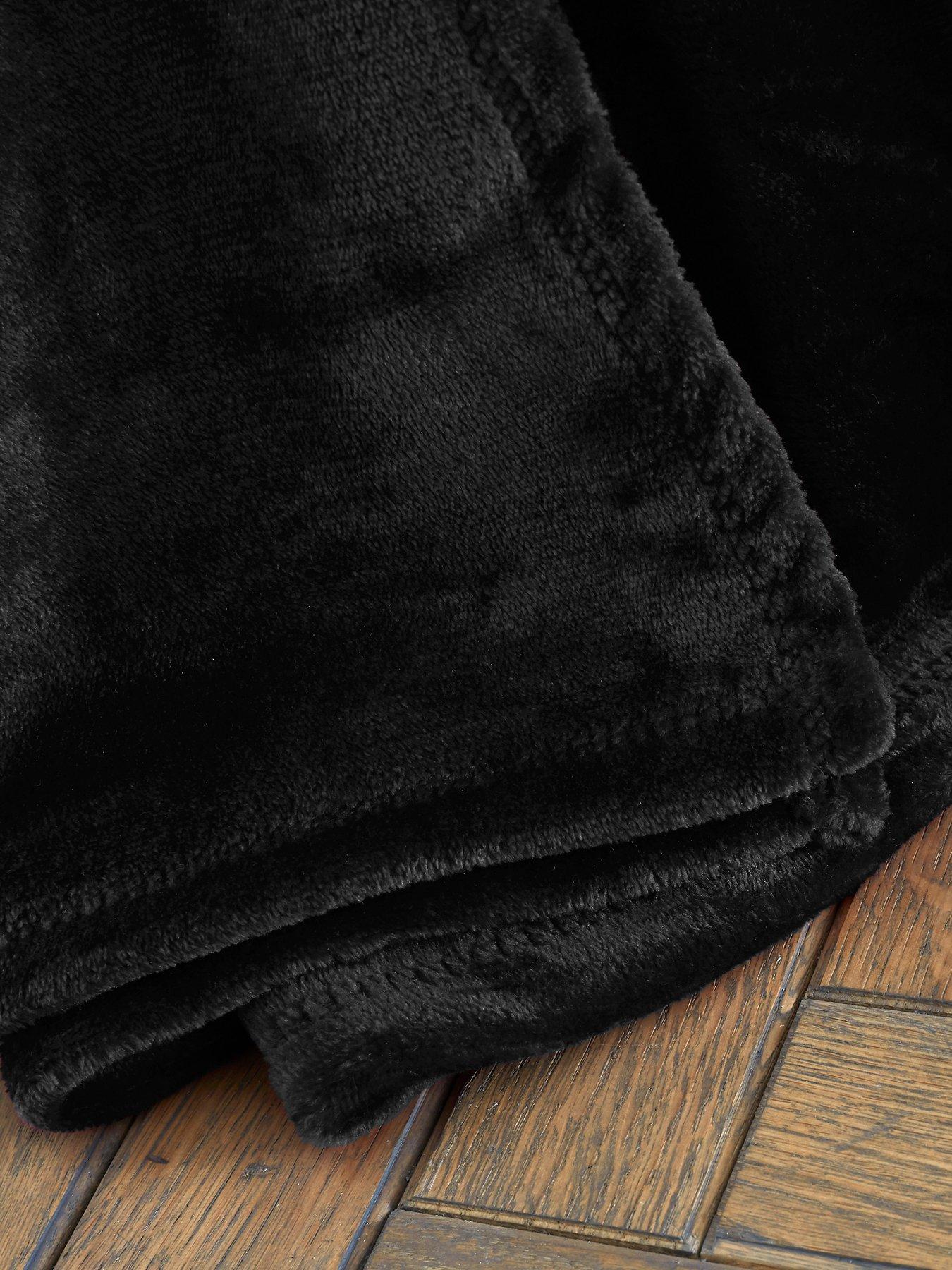 catherine-lansfield-extra-large-raschel-velvet-touch-soft-cosy-throw-blackback