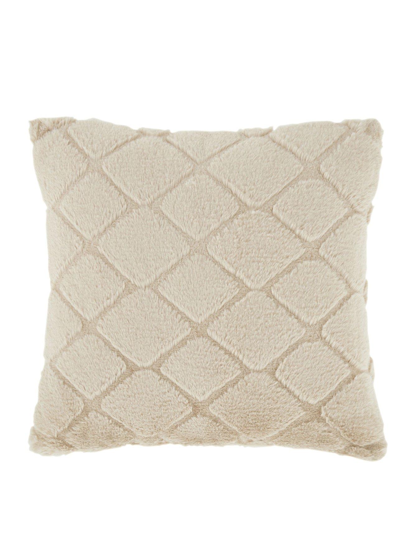 undefined Cosy Diamond Cushion