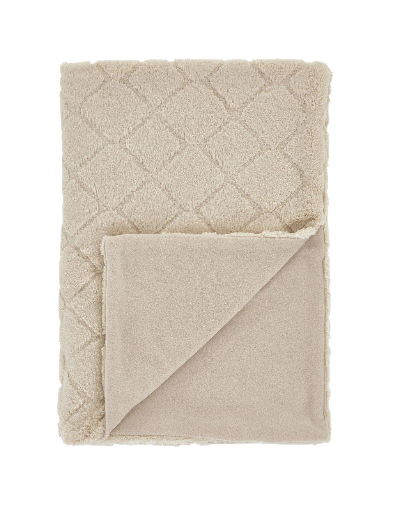 Image 2 of 4 of Catherine Lansfield Cosy Diamond Soft Throw - Natural