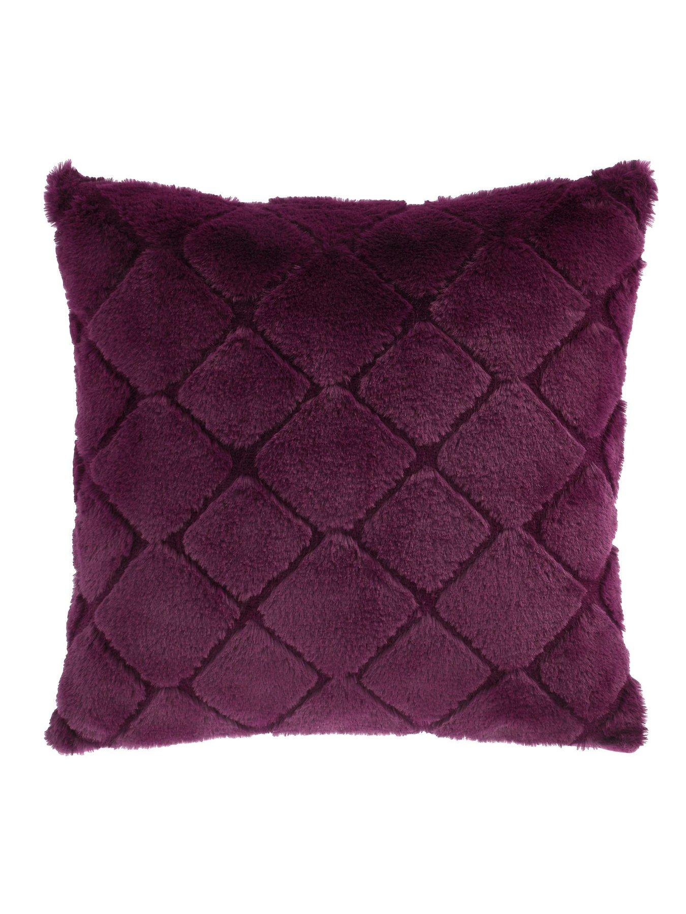 catherine-lansfield-cosy-diamond-cushion