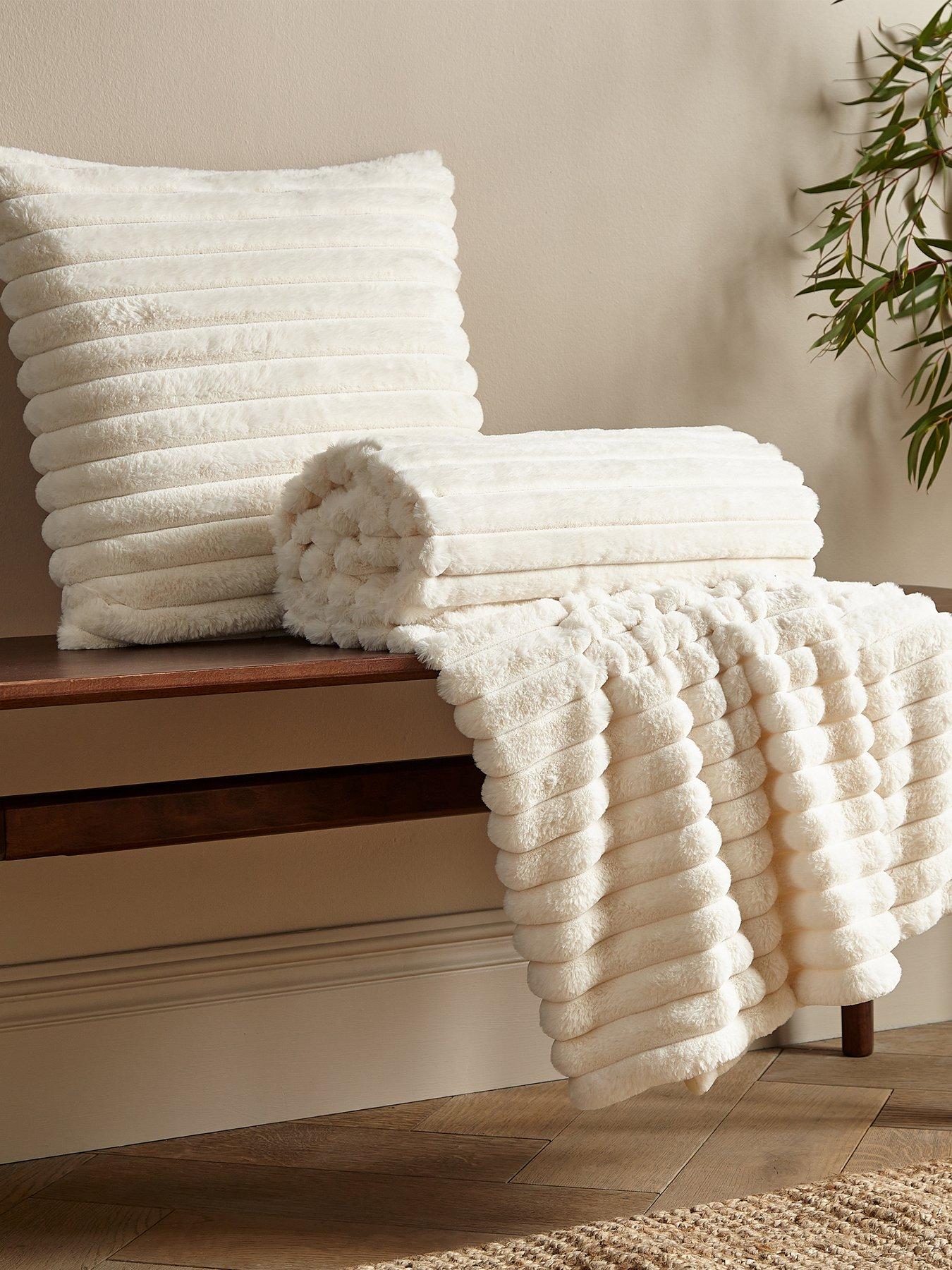 catherine-lansfield-cosy-ribbed-cushionoutfit