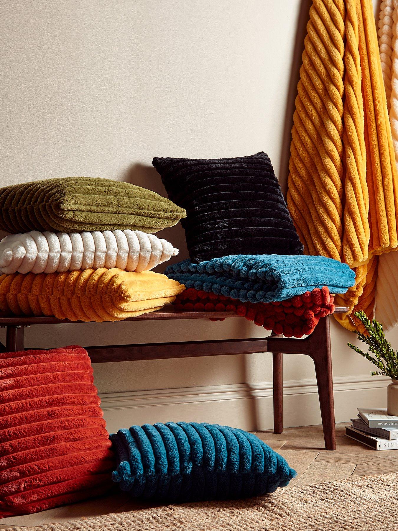 catherine-lansfield-cosy-ribbed-cushiondetail
