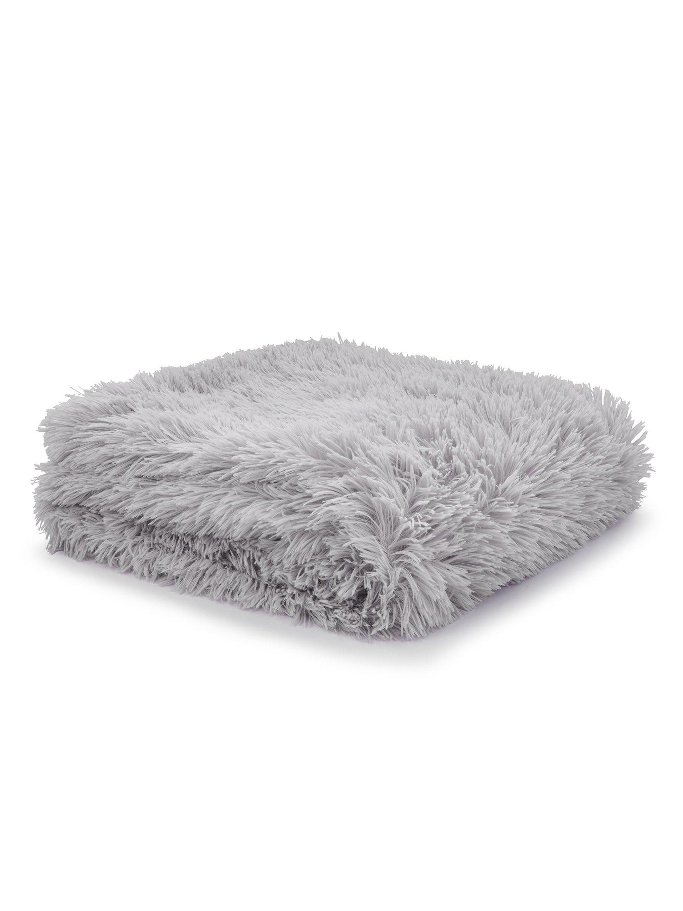 catherine-lansfield-cuddly-large-family-cosy-throw-cream