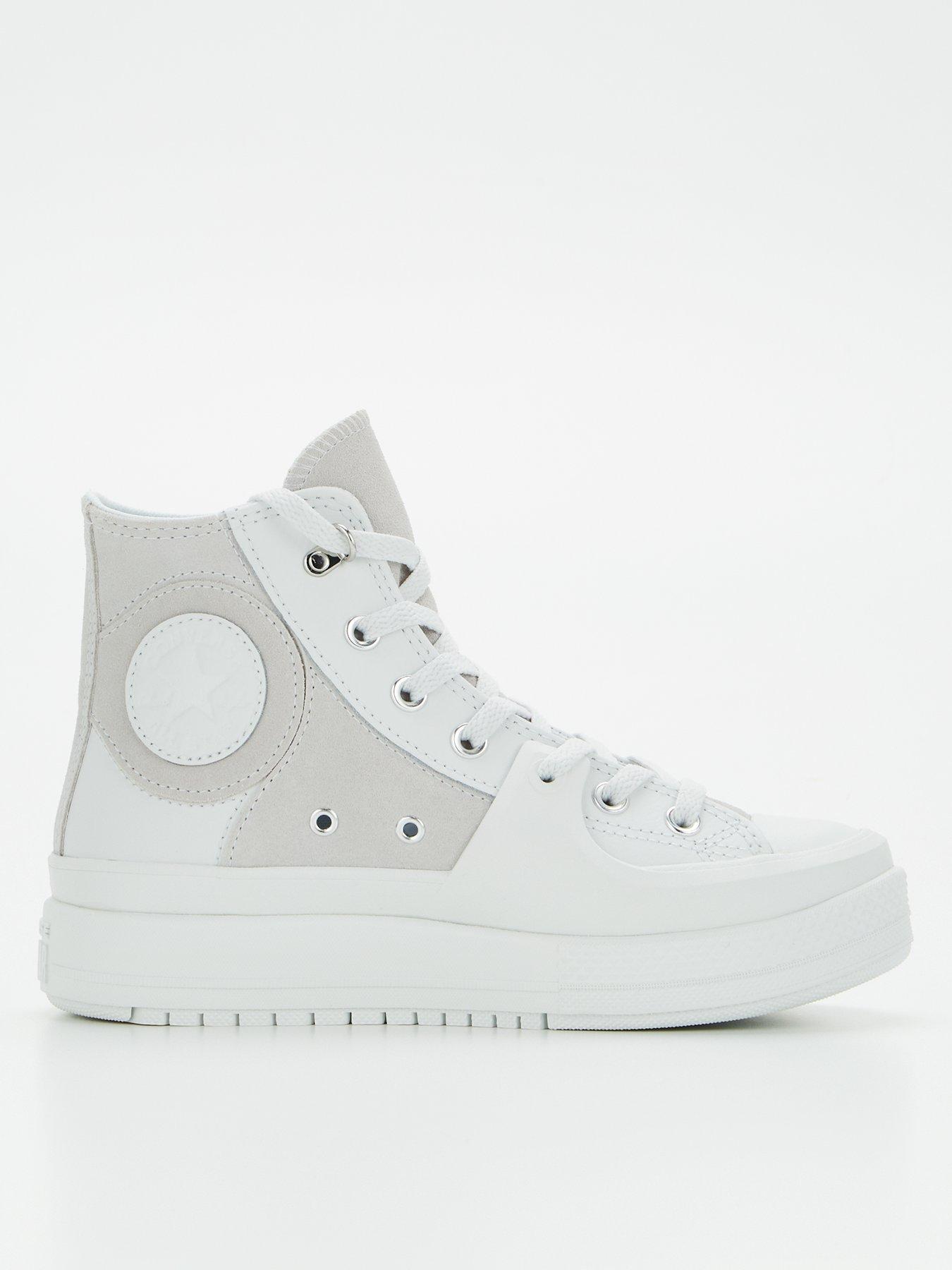 Womens leather 2024 chuck taylors