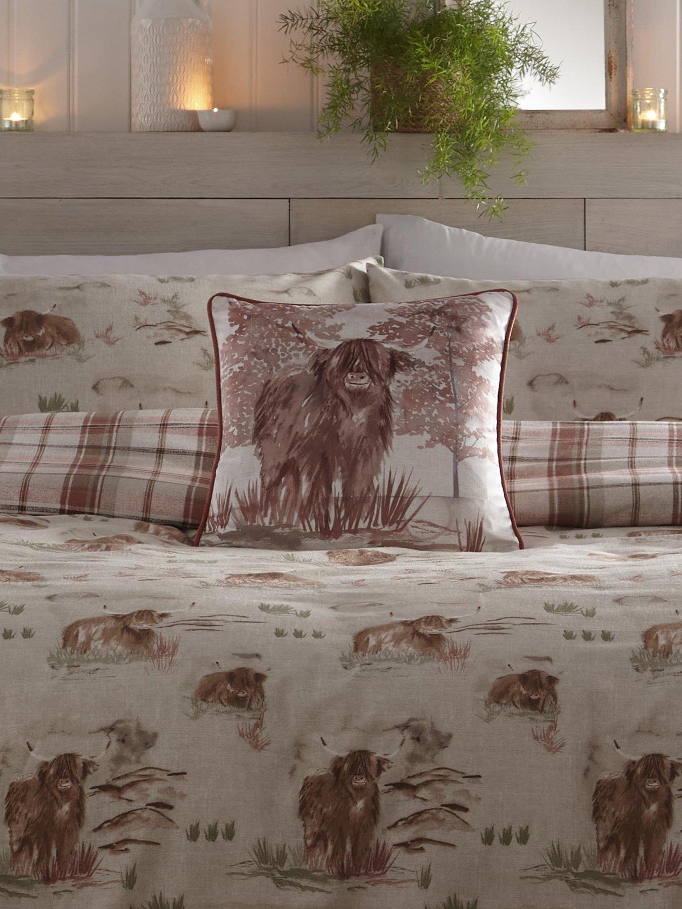 dreams-drapes-hanson-highland-cow-velvet-cushion