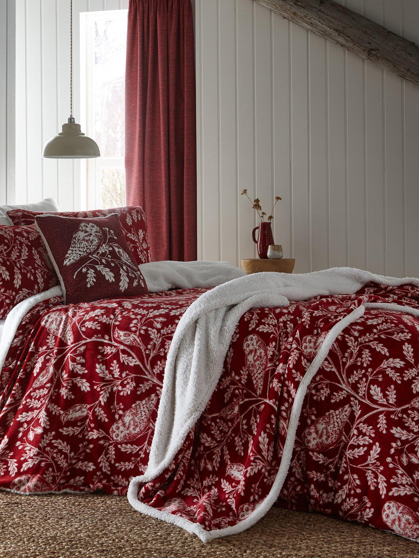 dreams-drapes-woodland-owls-red-sherpa-cushion