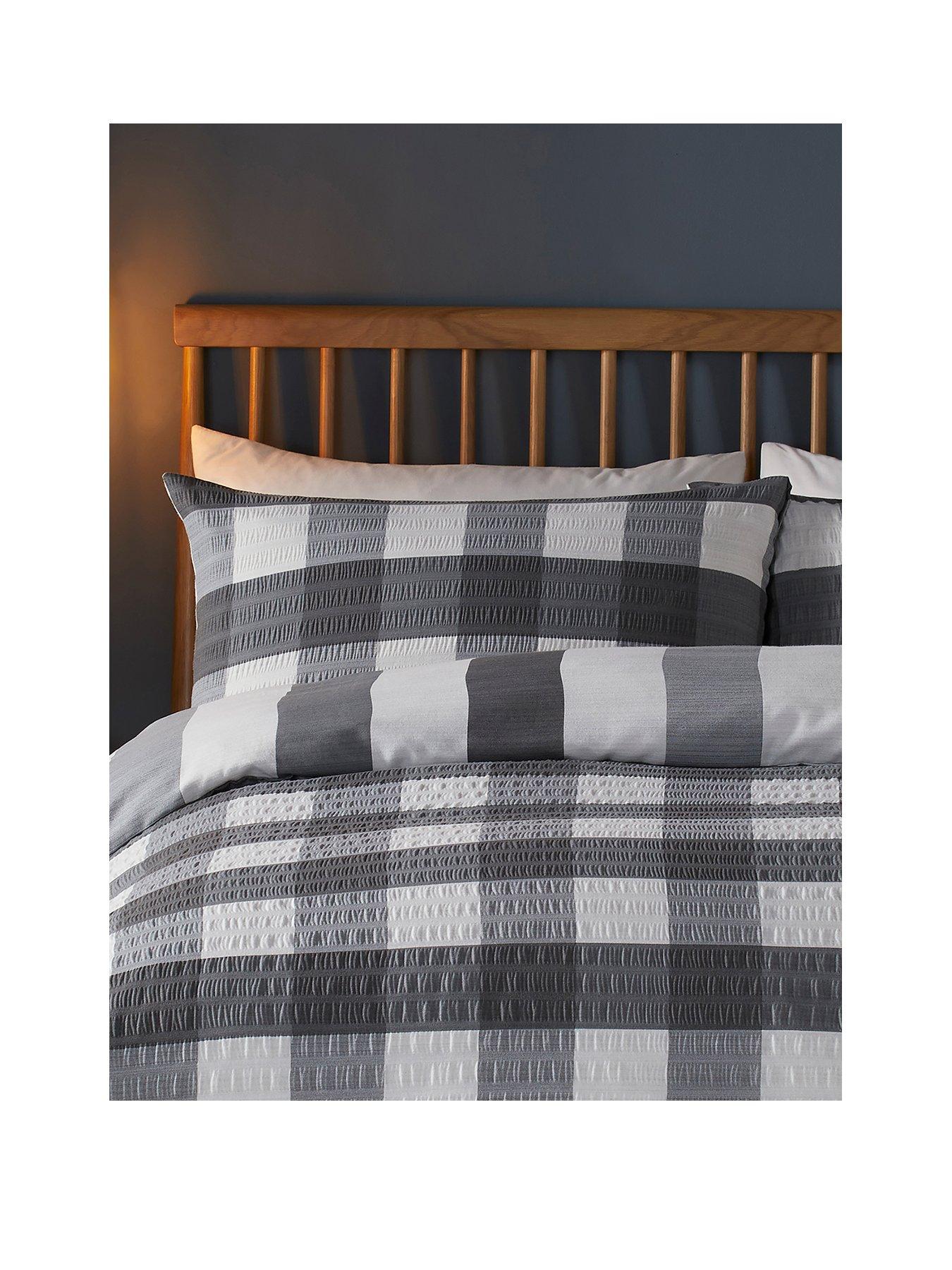 fusion-gingham-seersucker-duvet-covernbspset-charcoalstillFront