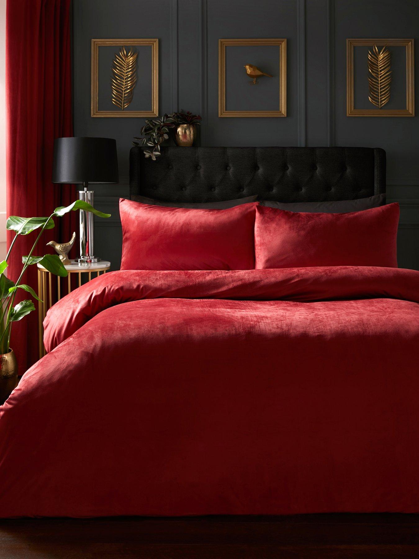 laurence-llewelyn-bowen-montrose-duvet-cover-set-in-claret