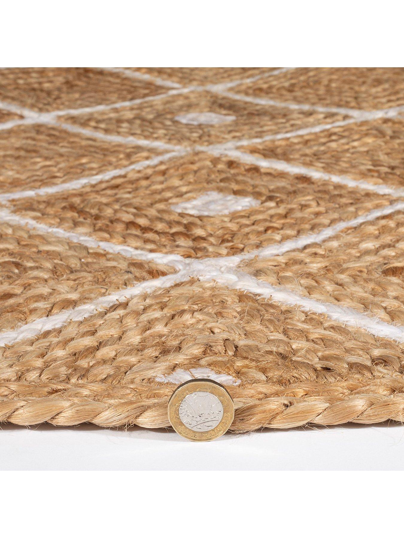 esselle-naturelle-prestbury-diamond-hand-braided-rug-naturaloutfit