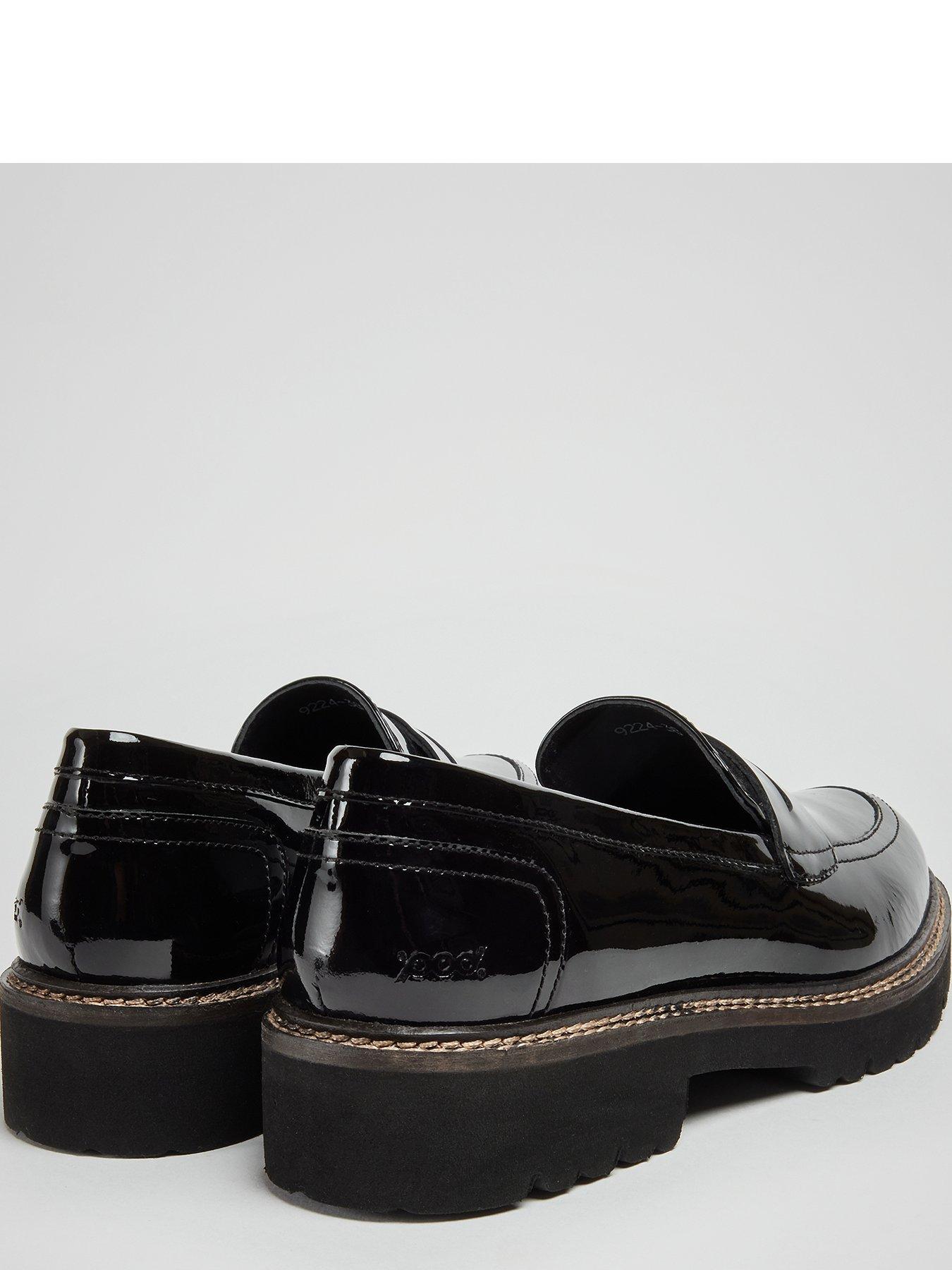 pod-pod-kenny-patent-leather-loafers-blackoutfit