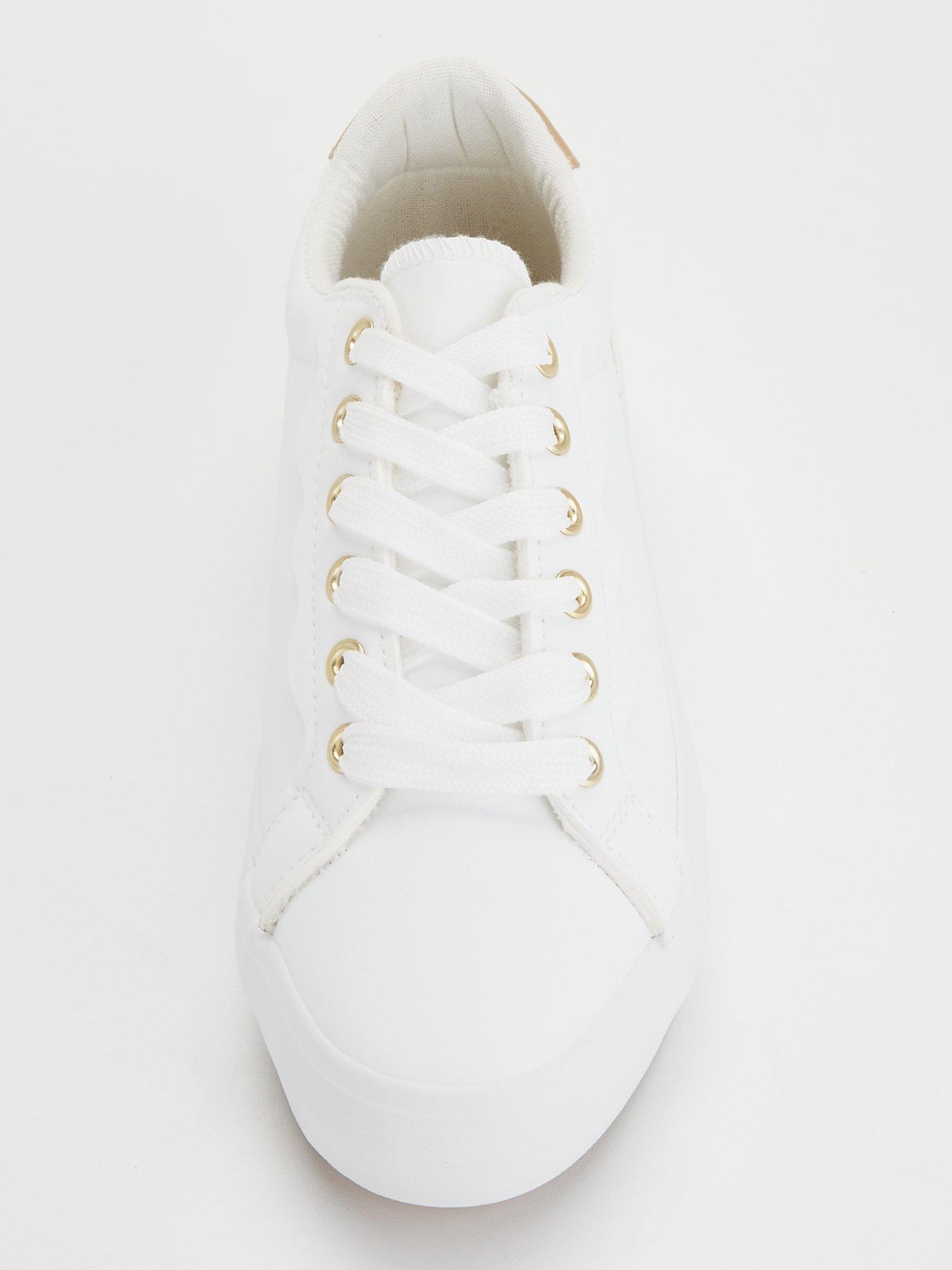 everyday-extra-wide-fit-platform-trainer-whiteoutfit