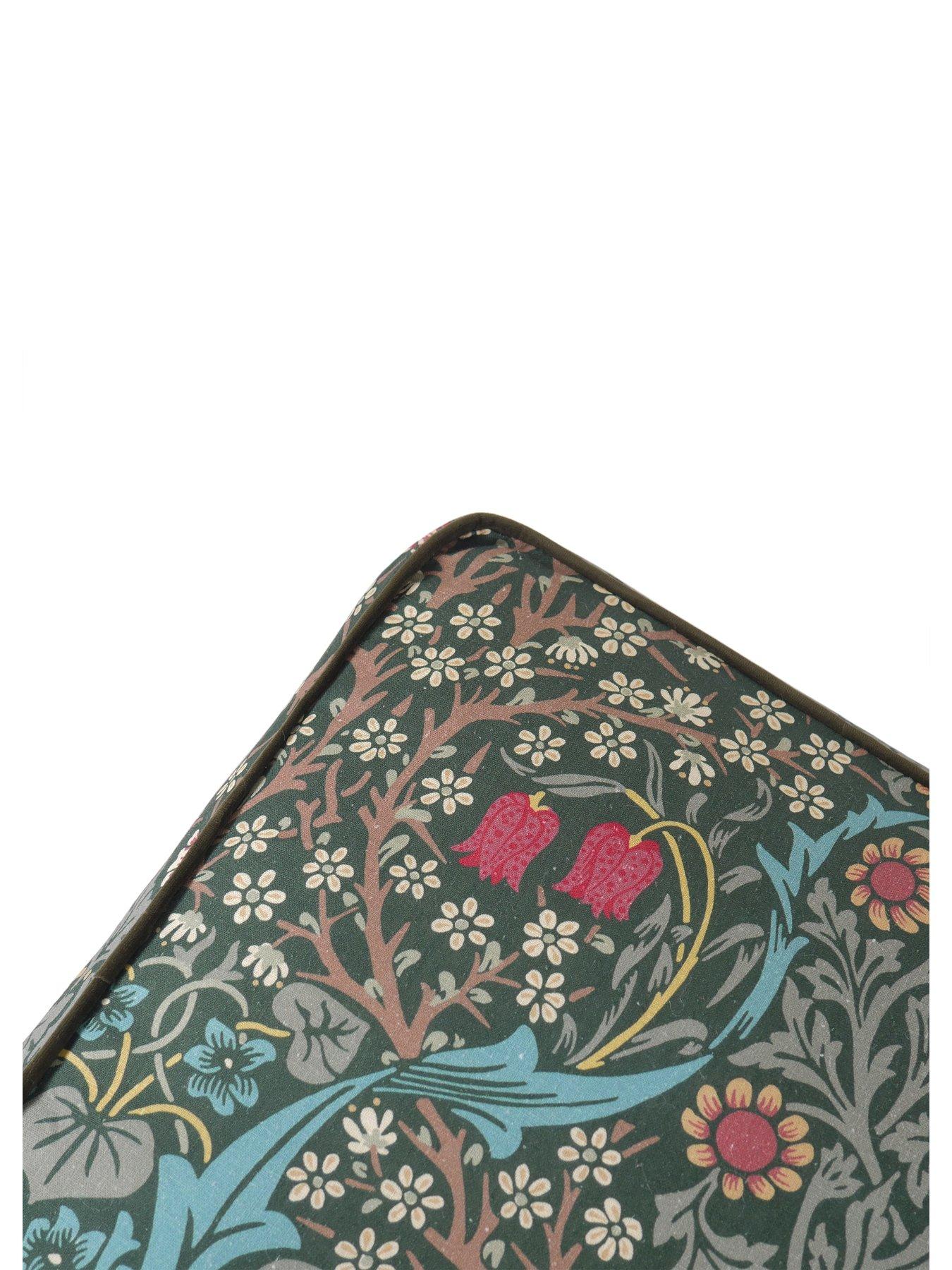 morris-co-blackthorn-print-pet-mattress-moutfit