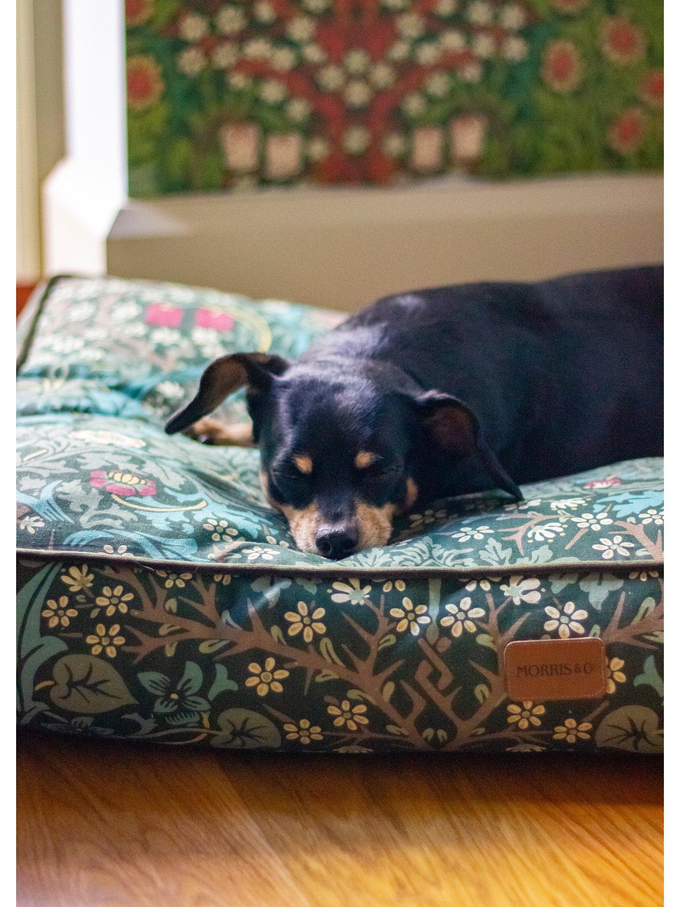 morris-co-blackthorn-print-pet-mattress-mdetail