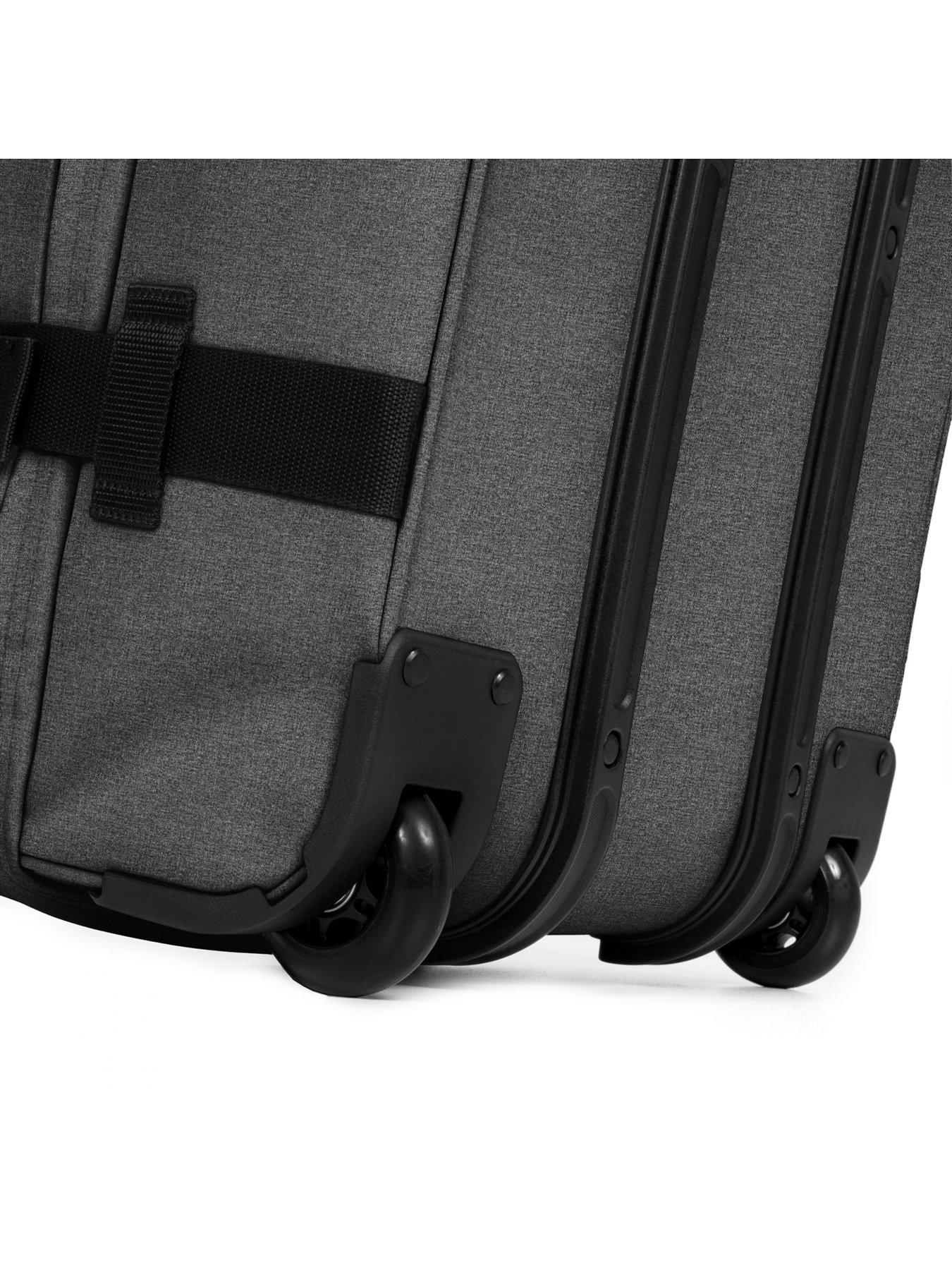 eastpak-transitr-suitcase-mediumdetail