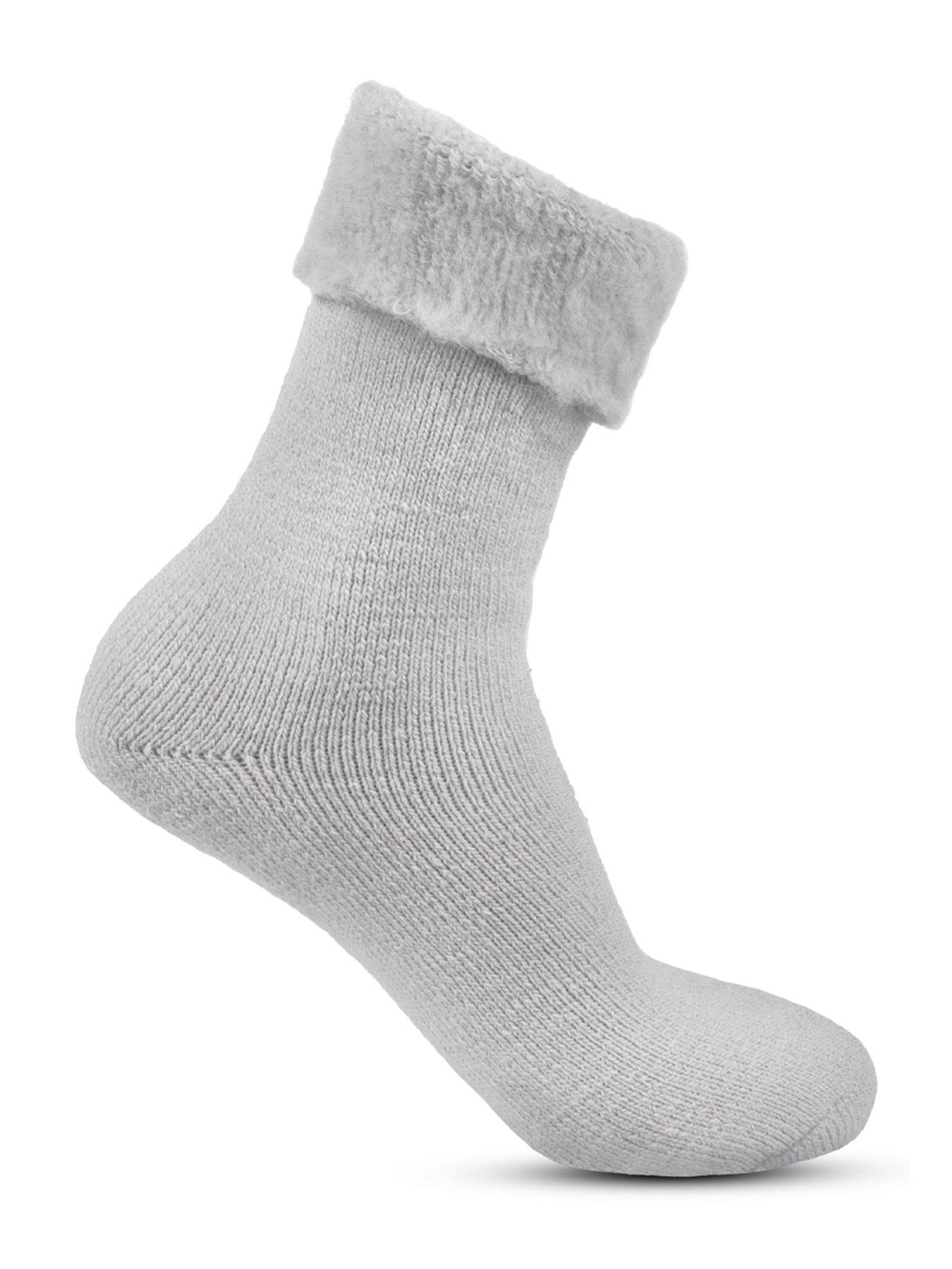 totes-totes1pp-brushed-thermal-bed-socks-with-30-tog-rating-greyoutfit