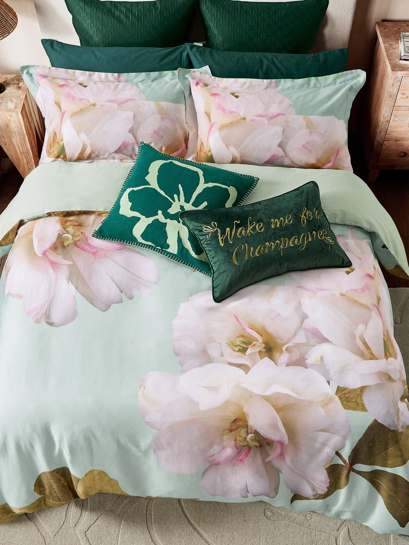 ted-baker-gardenia-100-cotton-floral-duvet-setdetail