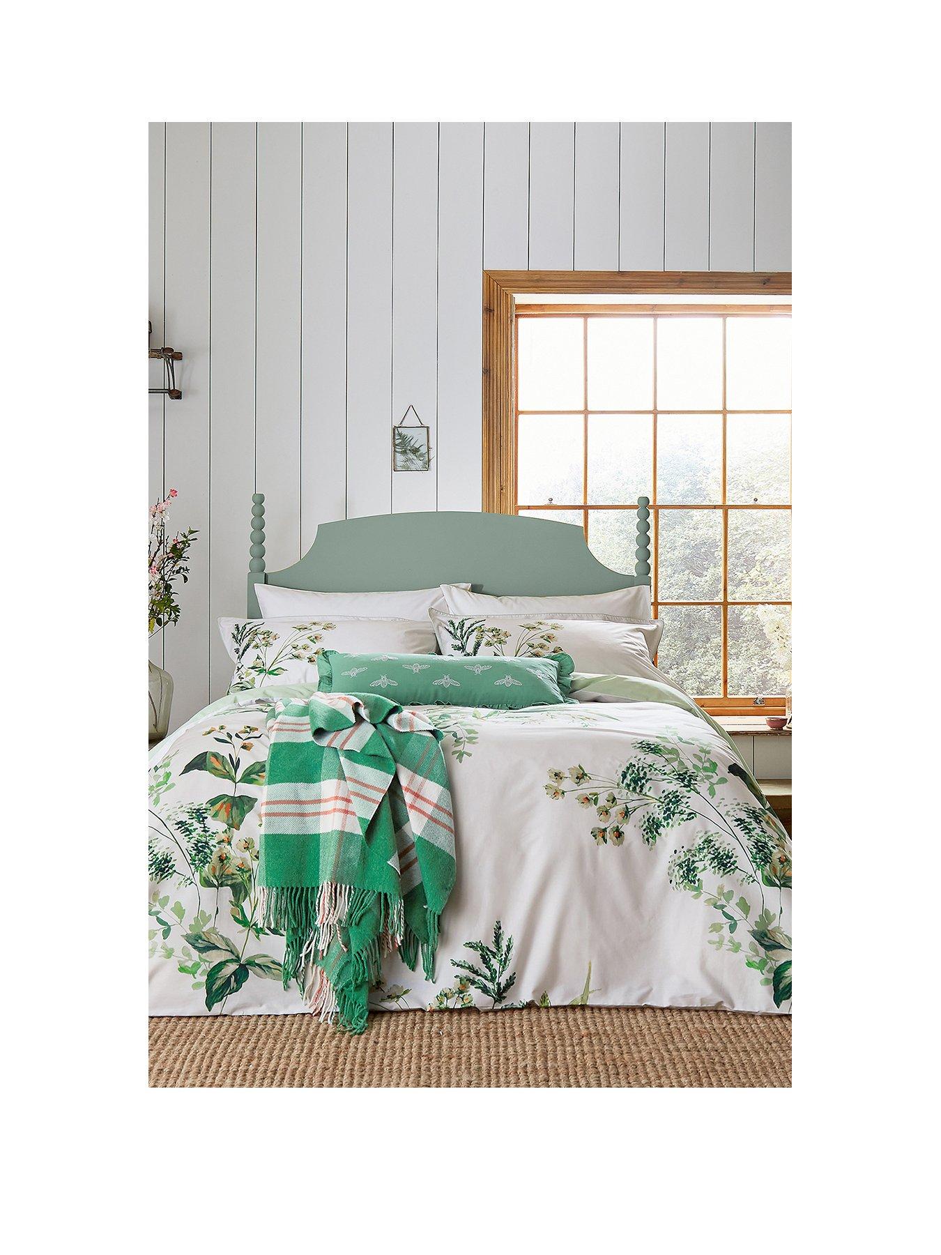 joules-lakeside-floral-100-cotton-percale-duvet-cover-setstillFront