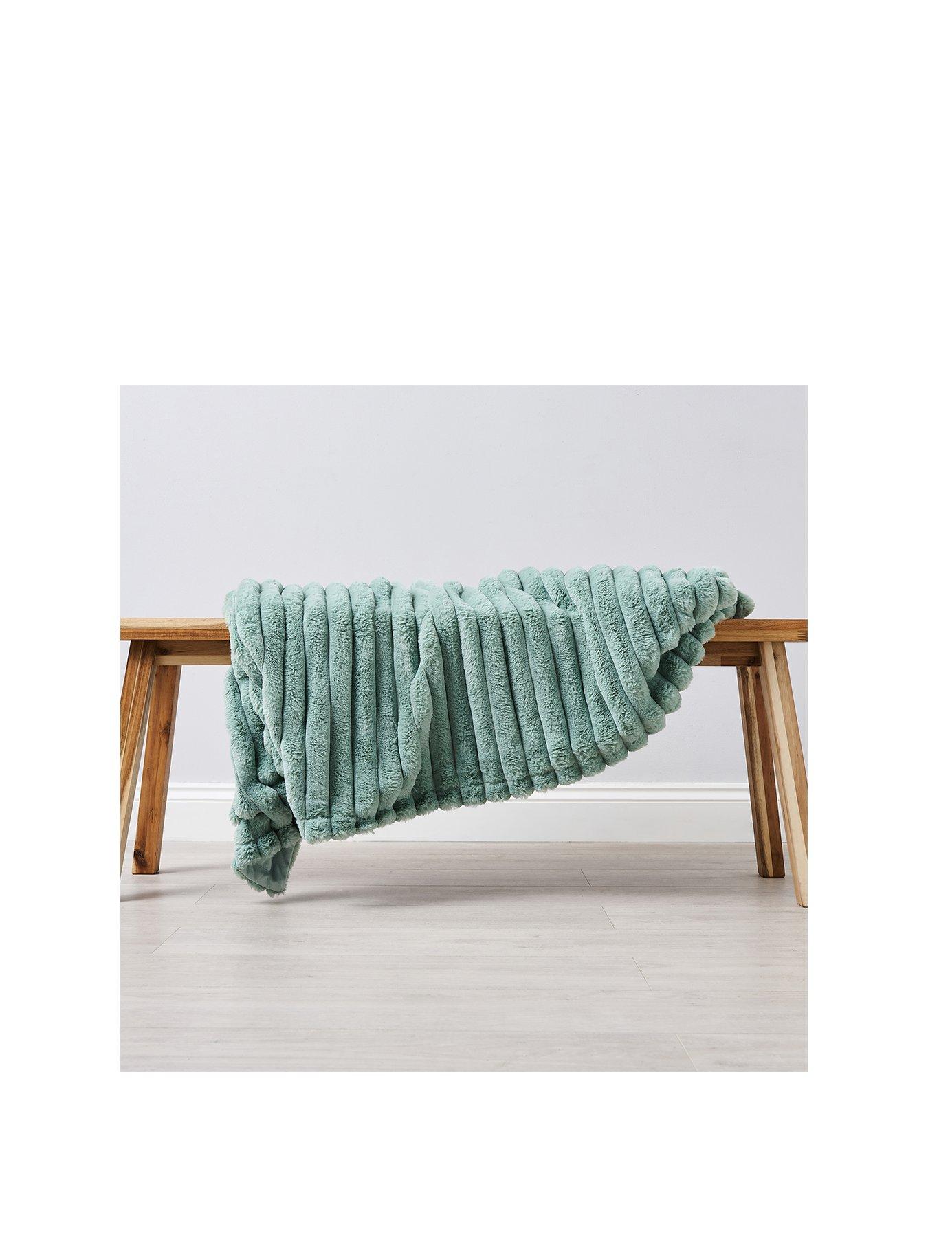 undefined Chunky Ribbed Throw