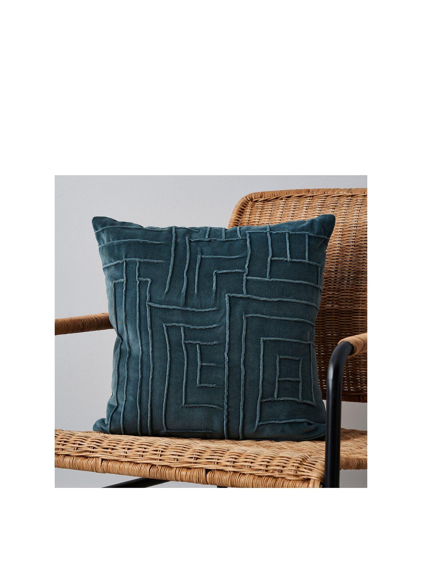 very-home-cotton-velvet-with-pattern-cushionfront