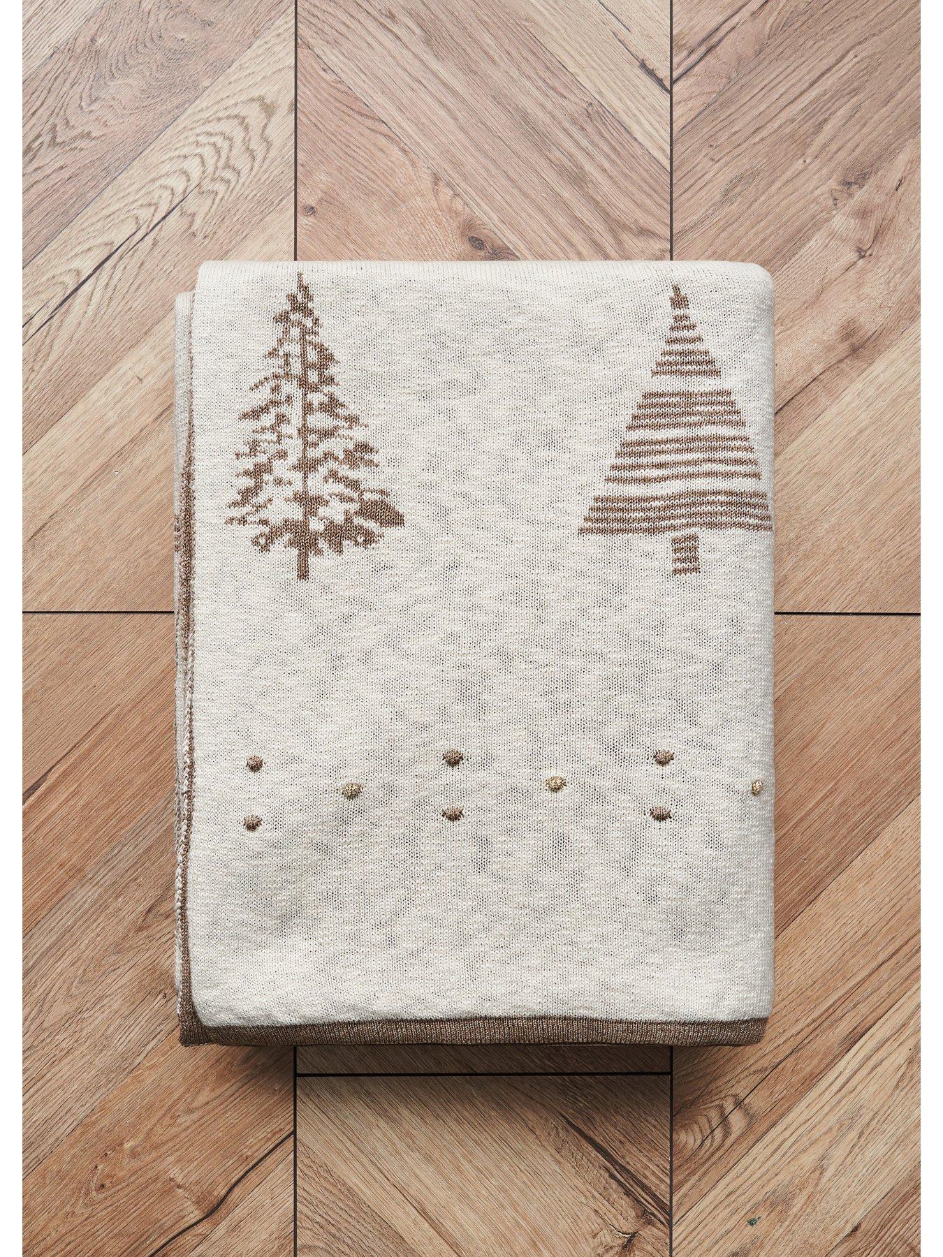 very-home-christmas-tree-throw-goldfront