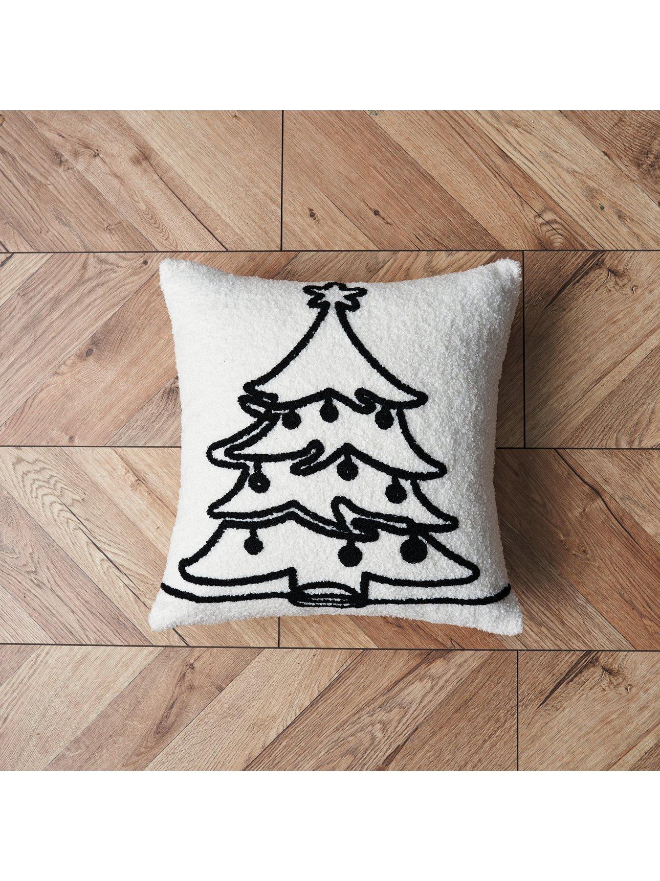 very-home-christmas-tree-tufted-cushionback