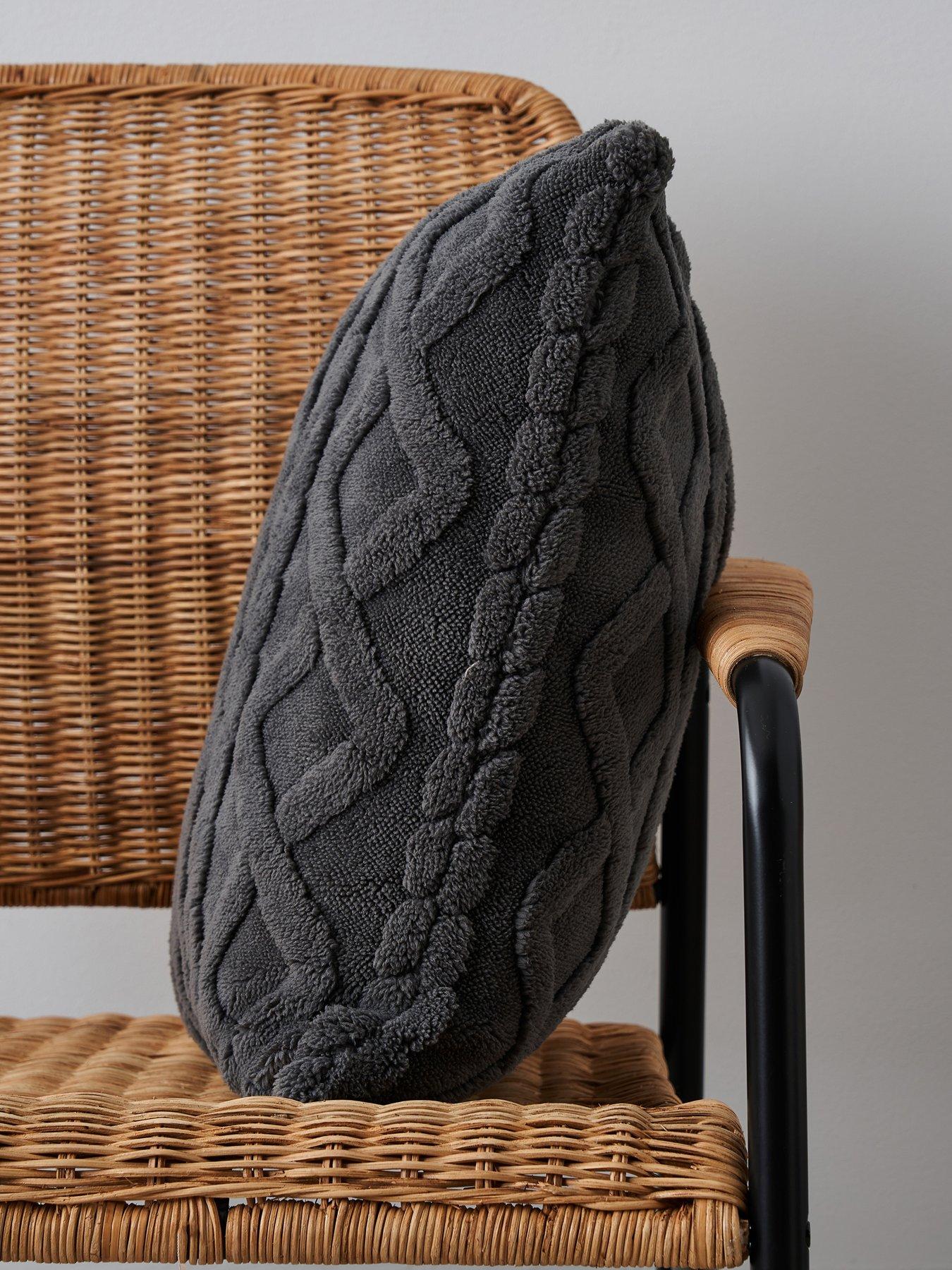 the-very-collection-cable-knit-sherpa-cushionstillFront