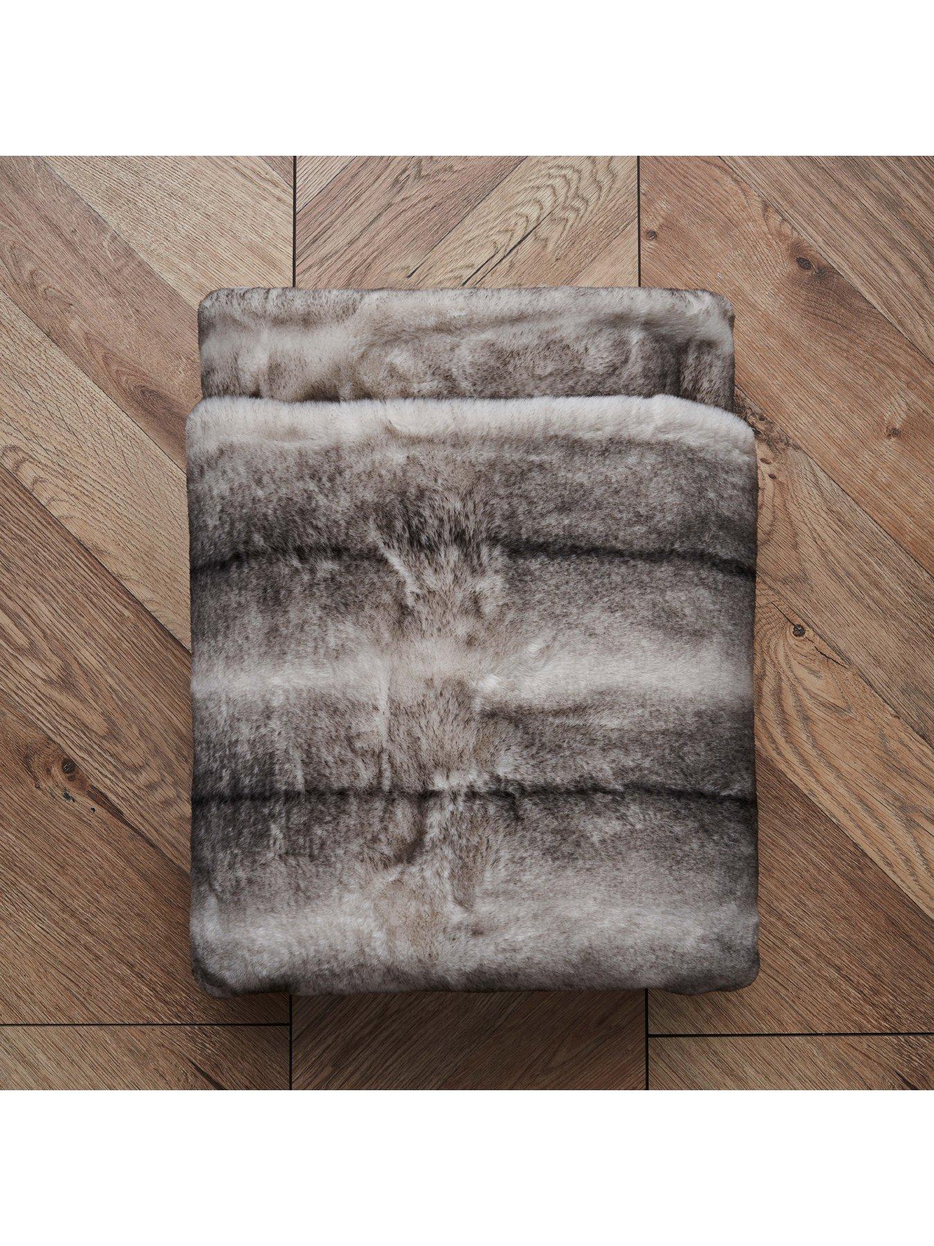 Image 3 of 6 of Very Home Alaskan Wolf Faux Fur Throw