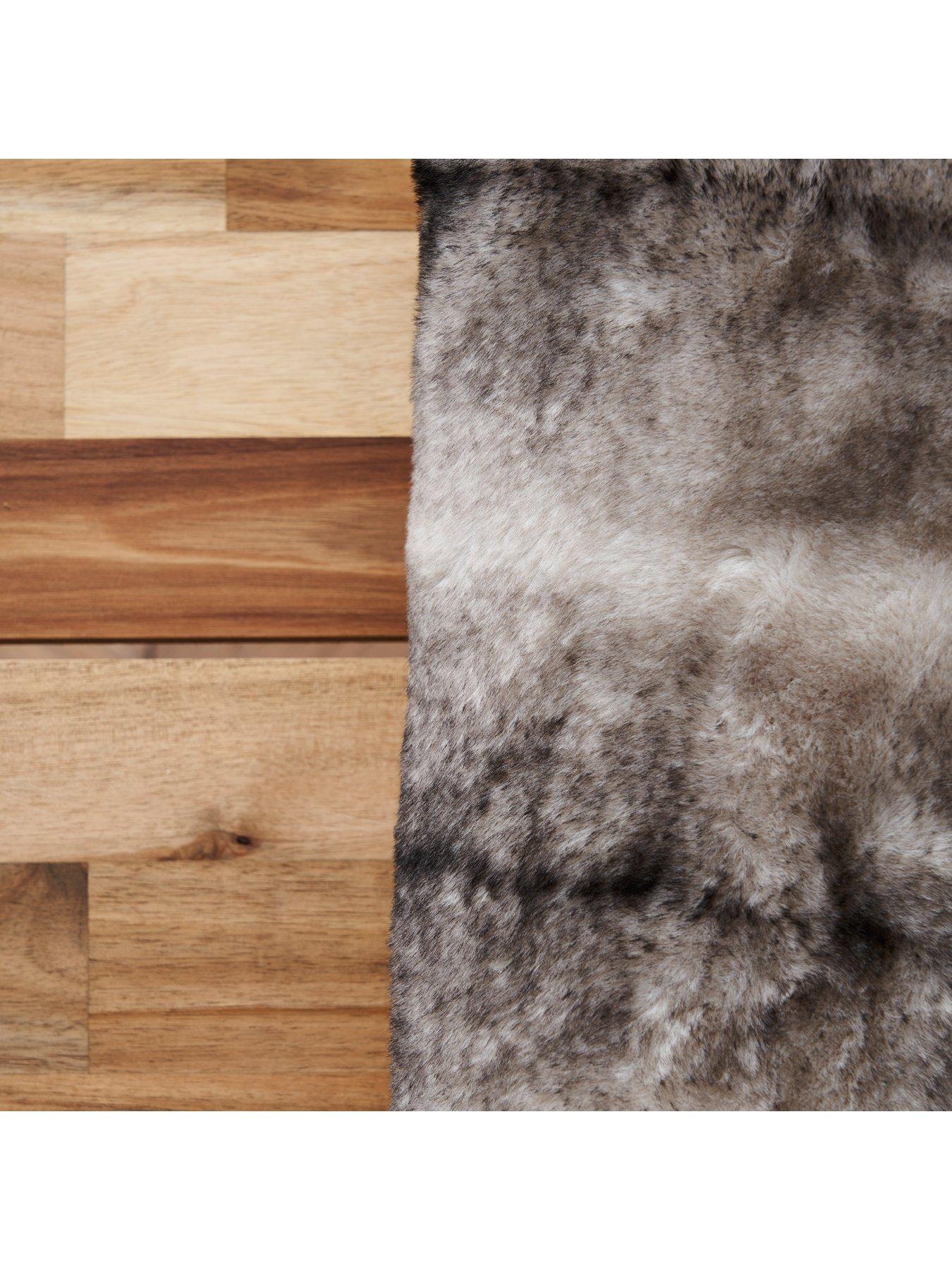 Image 4 of 6 of Very Home Alaskan Wolf Faux Fur Throw