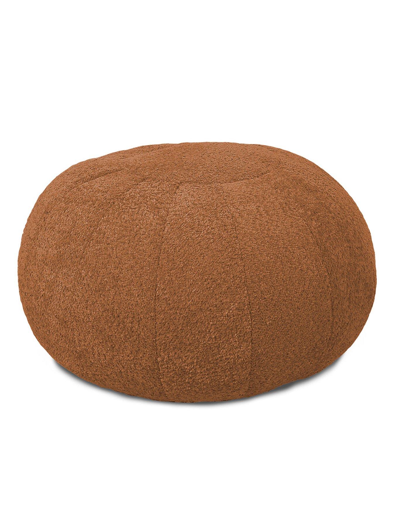 rucomfy-snug-boucle-pouffe-rustoutfit