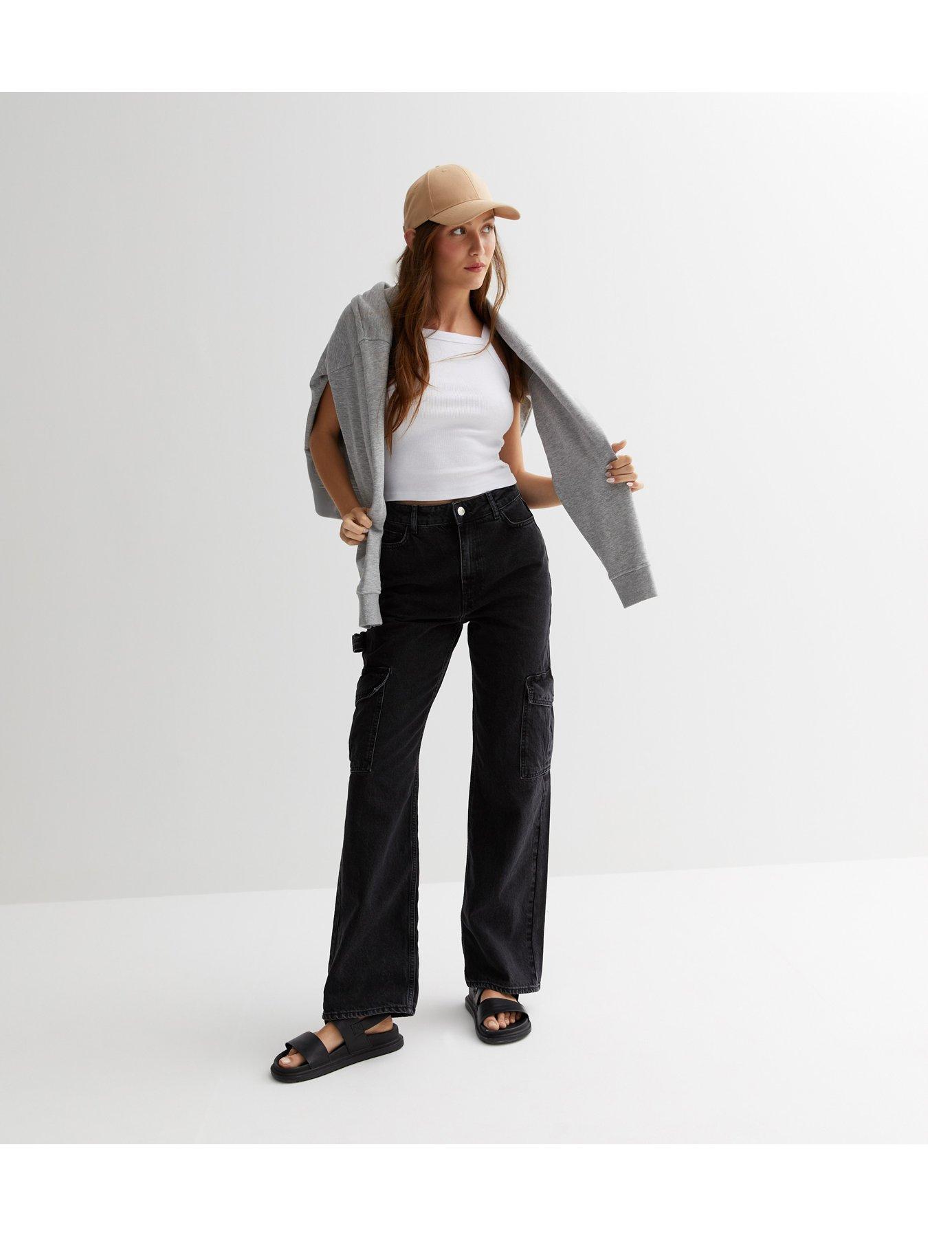 new-look-cargo-jeans-blackfront