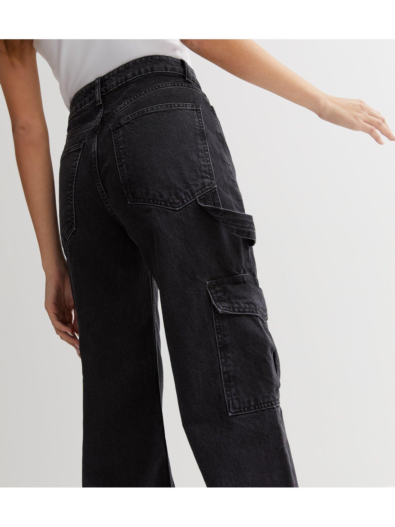 new-look-cargo-jeans-blackoutfit