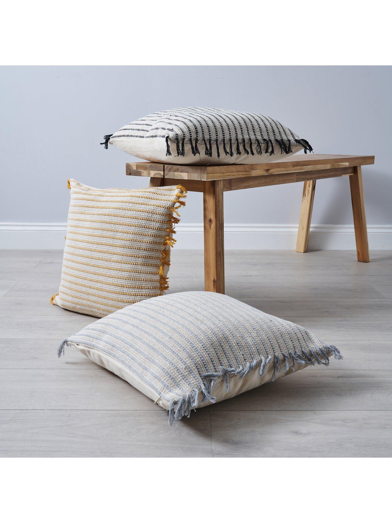 very-home-cotton-stripe-cushiondetail