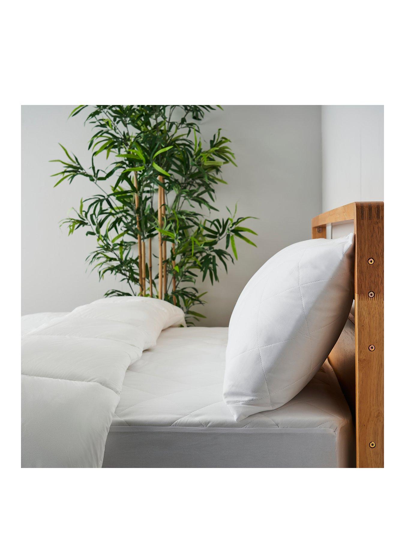 Very Home Hotel Collection Luxury Pillow Protector (single) - White