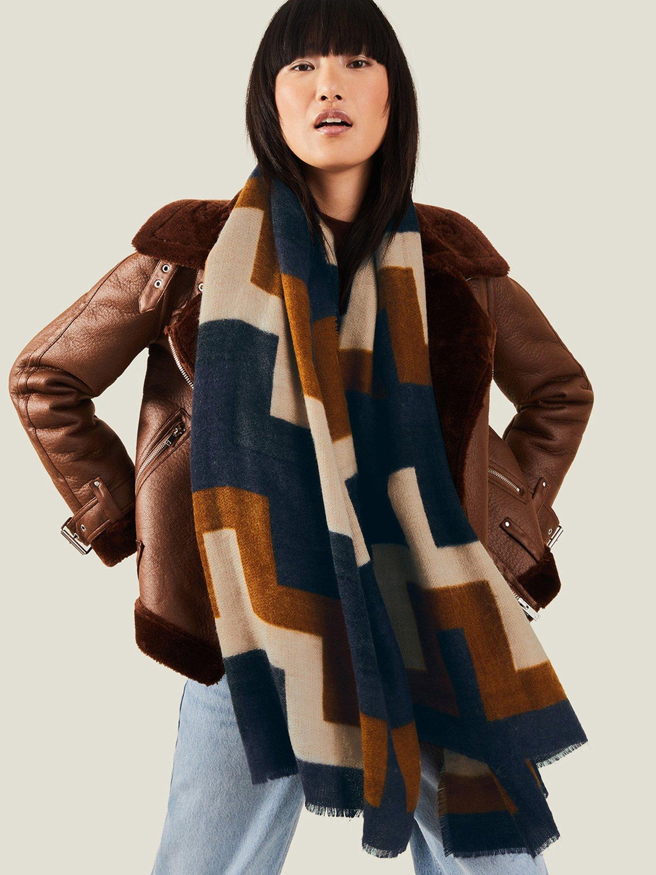 Image 2 of 3 of Accessorize Palermo Supersoft Blanket