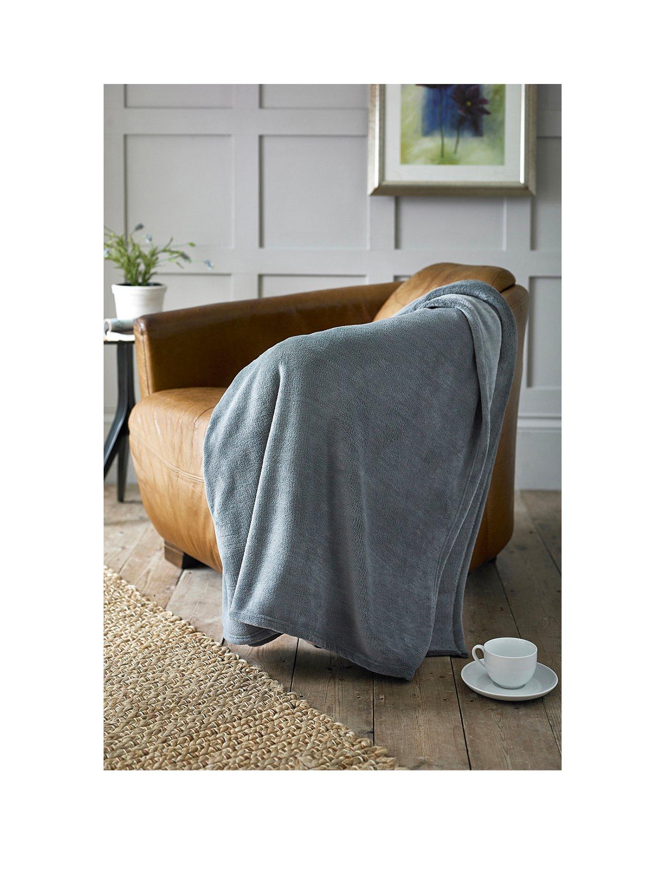 deyongs-xl-snuggle-touch-throw-charcoalstillFront