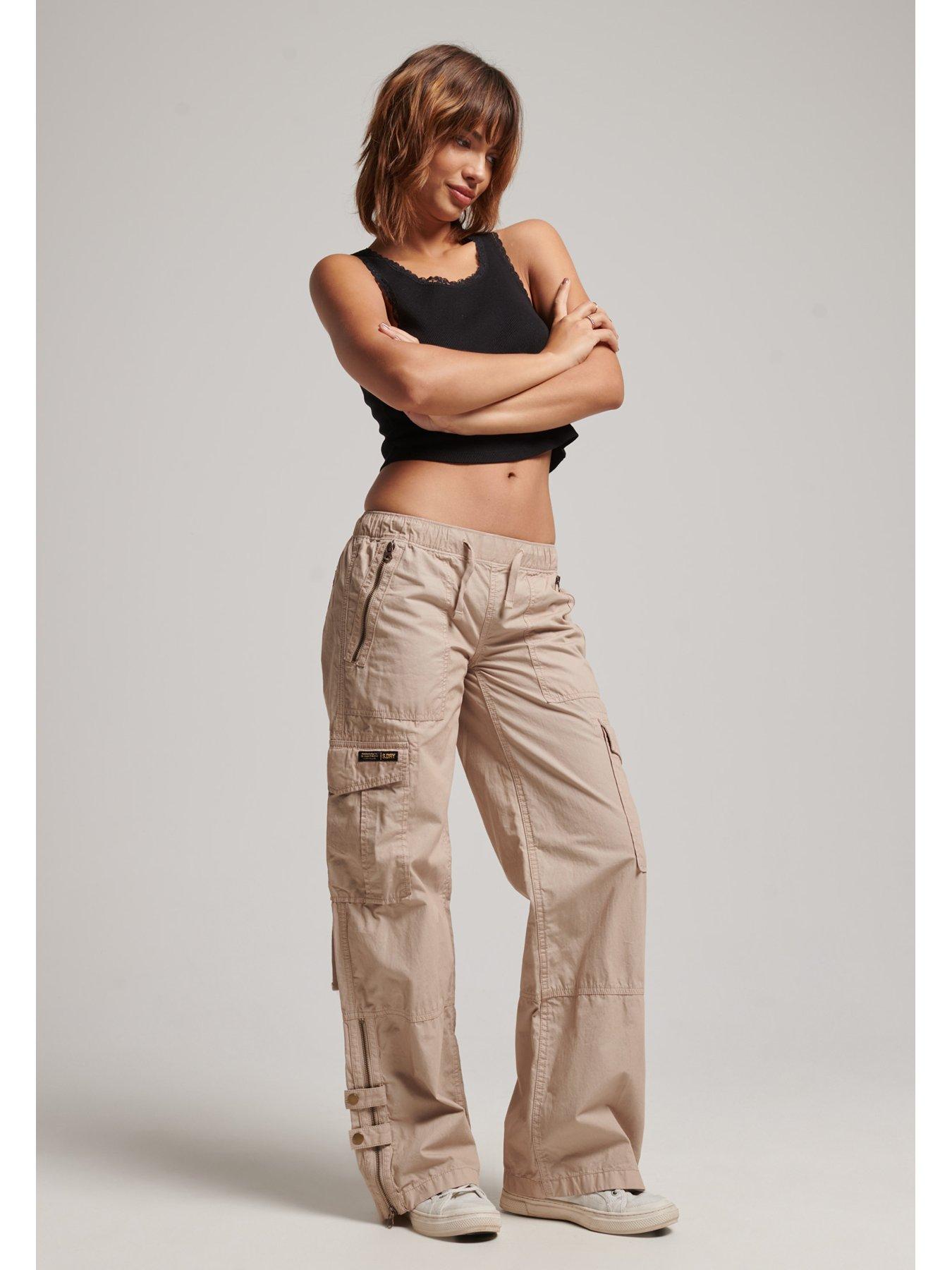 superdry-low-rise-wide-leg-cargo-pants-beigeback