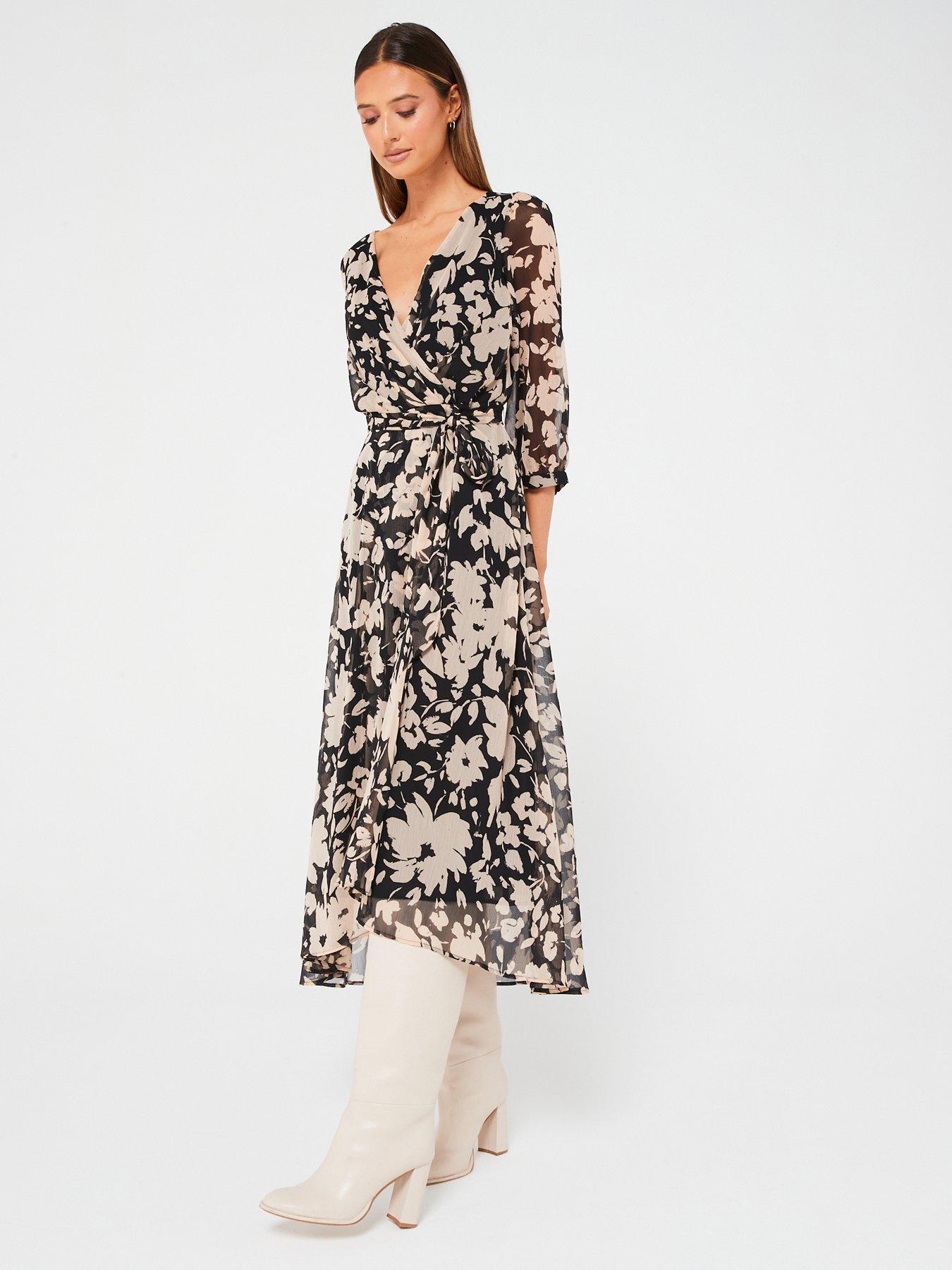 Midi dress with 2025 three quarter sleeves