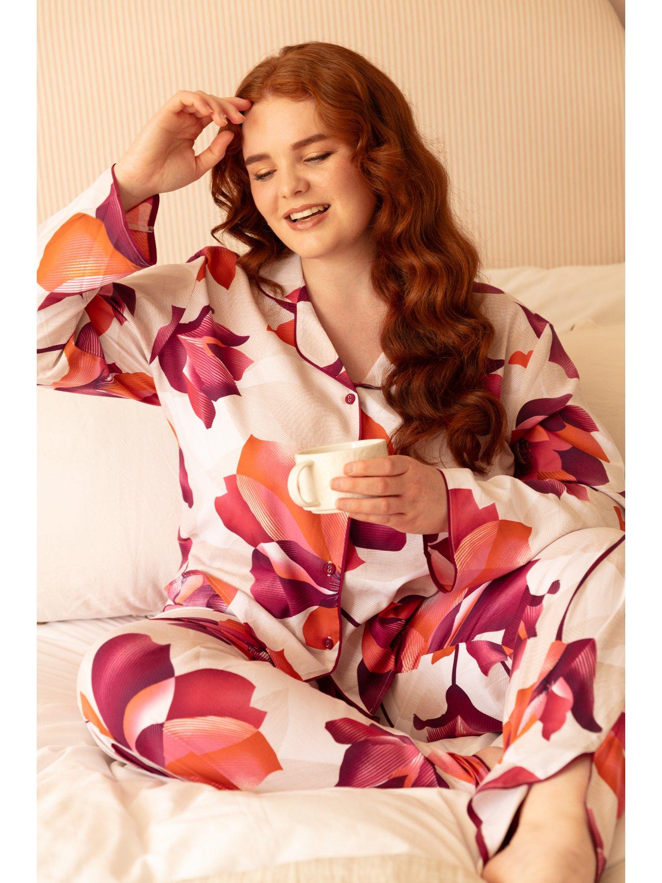 cyberjammies-cream-floral-print-pyjamadetail